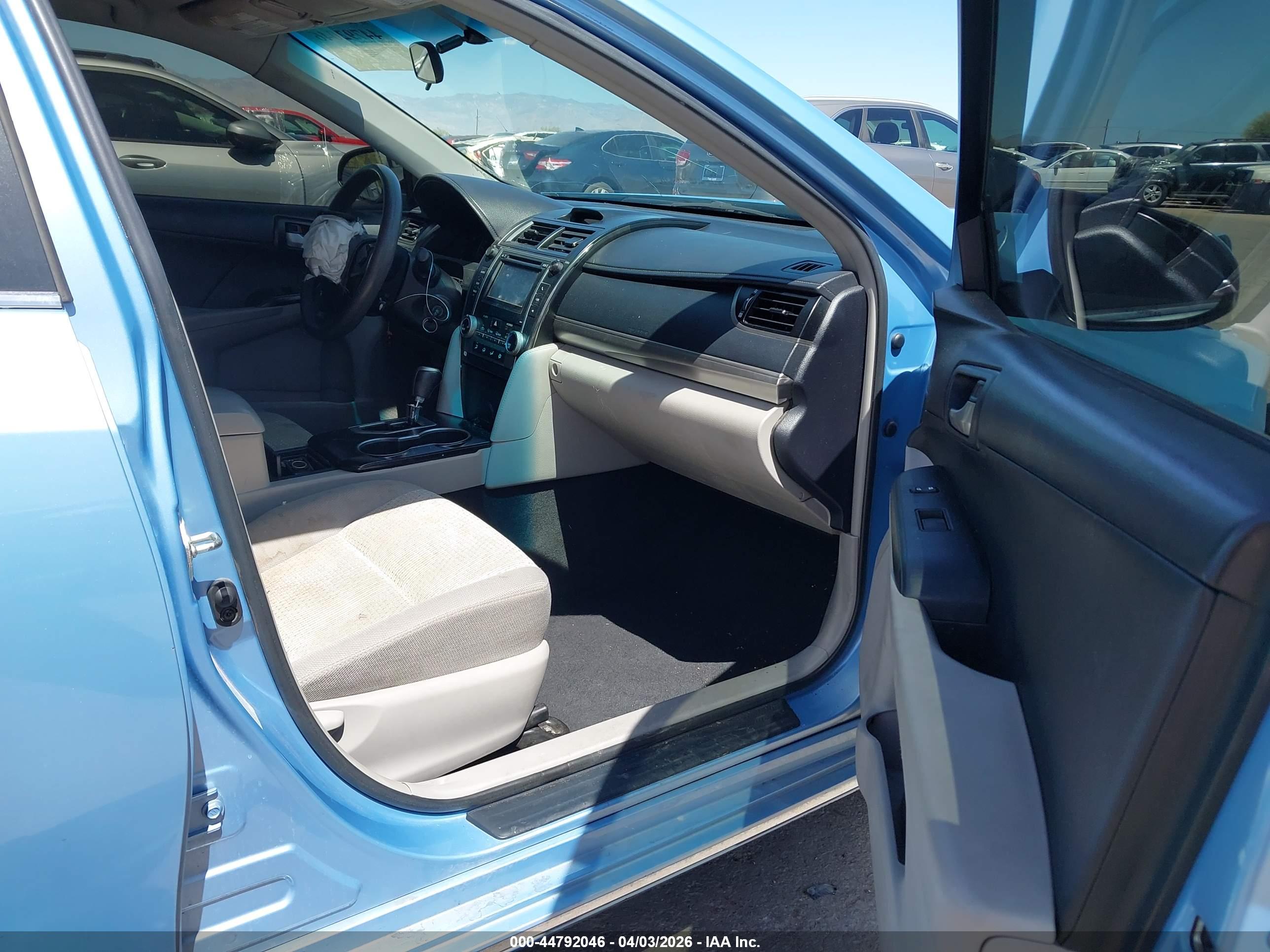 TOYOTA CAMRY image 5