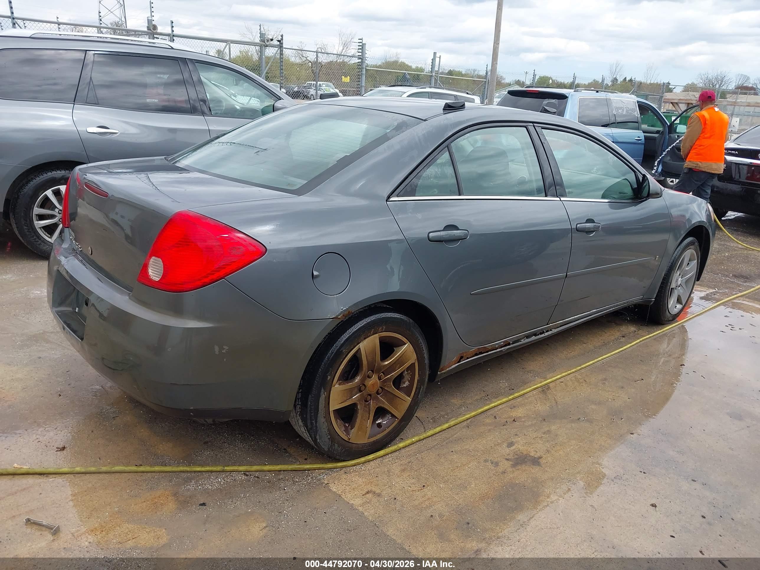 PONTIAC G6 image 4
