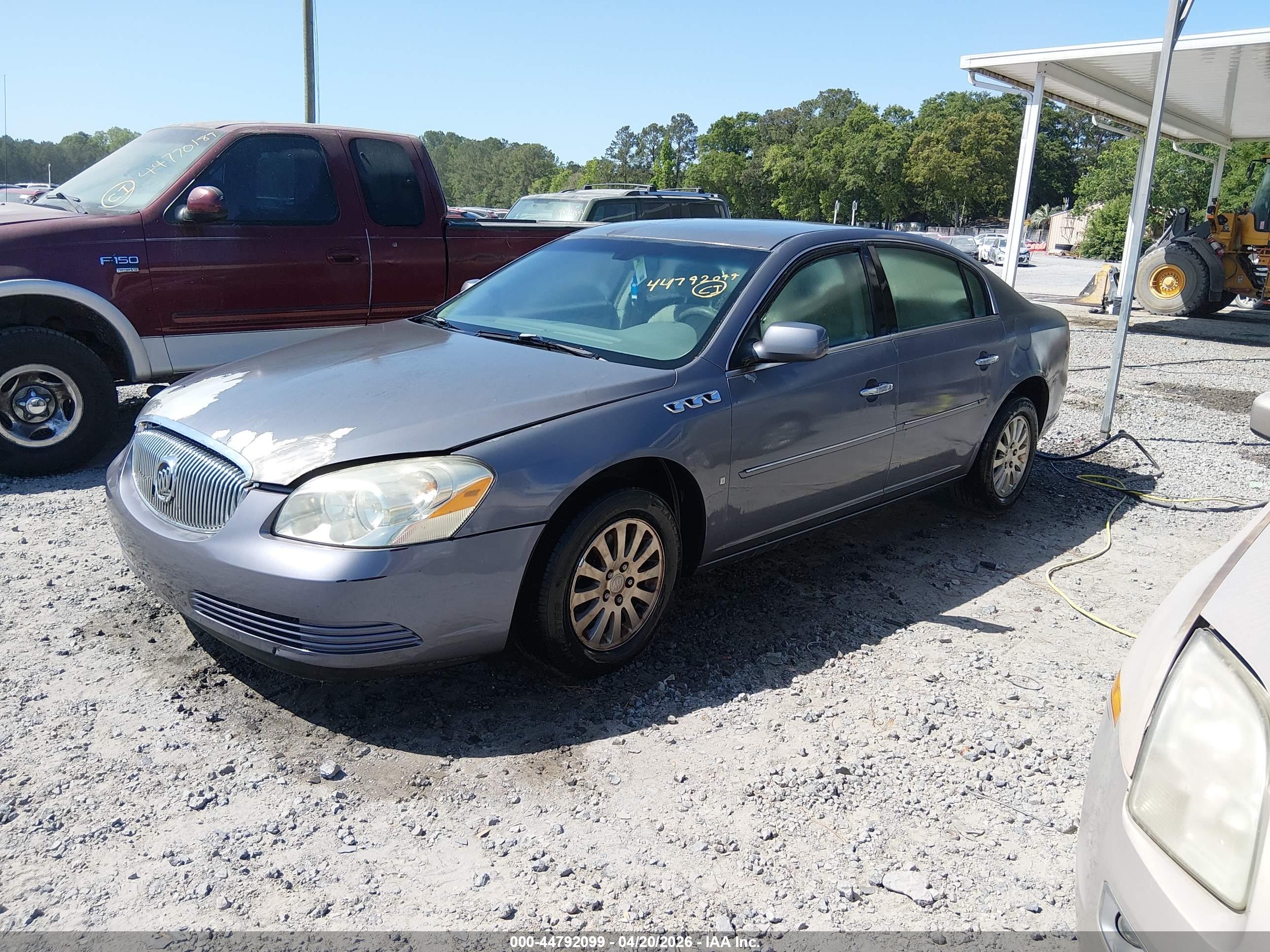 BUICK LUCERNE image 2