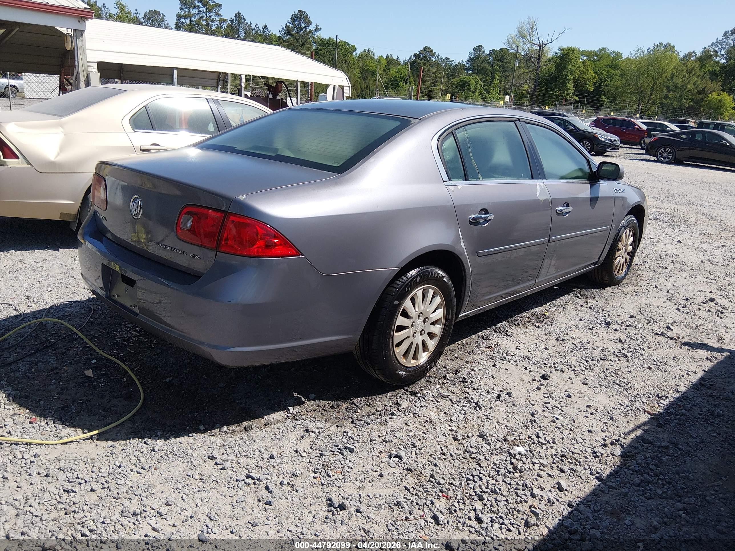 BUICK LUCERNE image 4