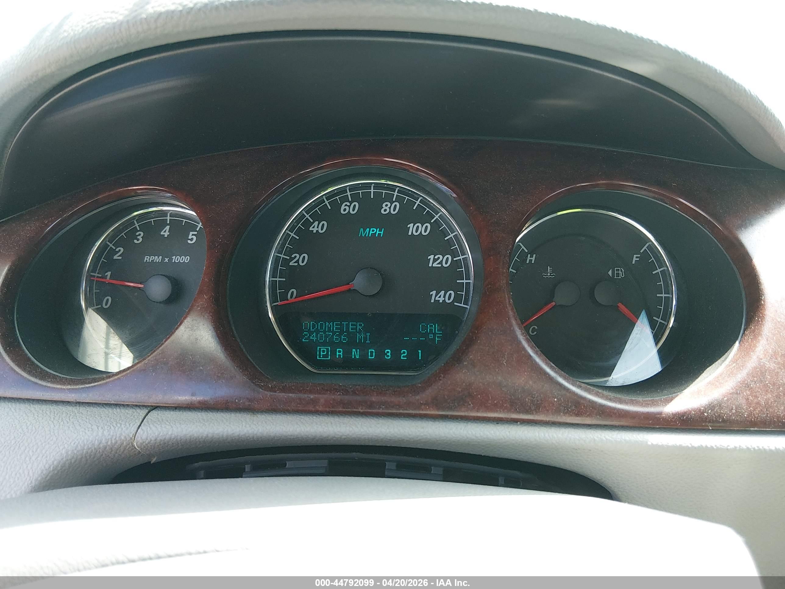 BUICK LUCERNE image 7