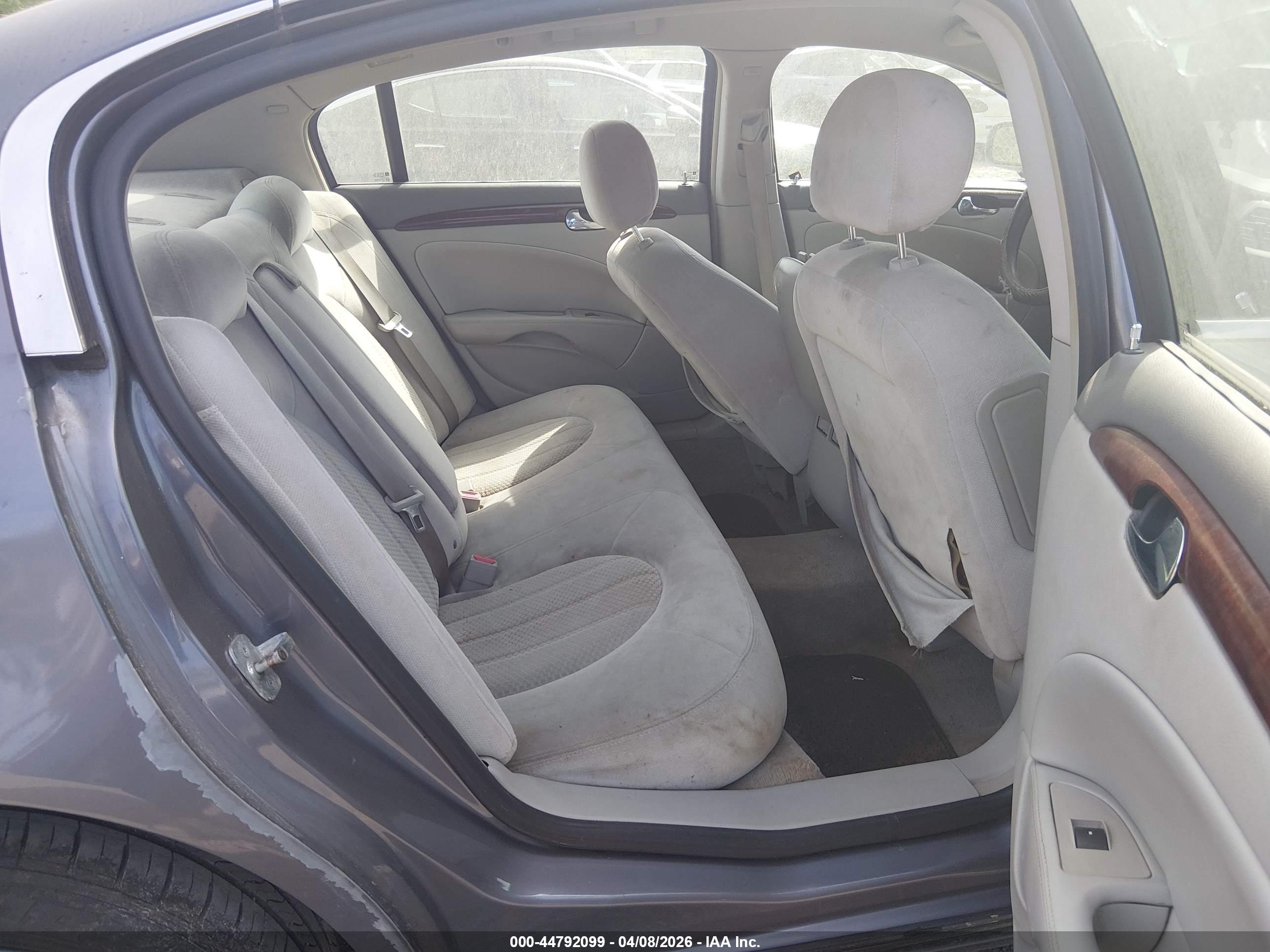 BUICK LUCERNE image 8