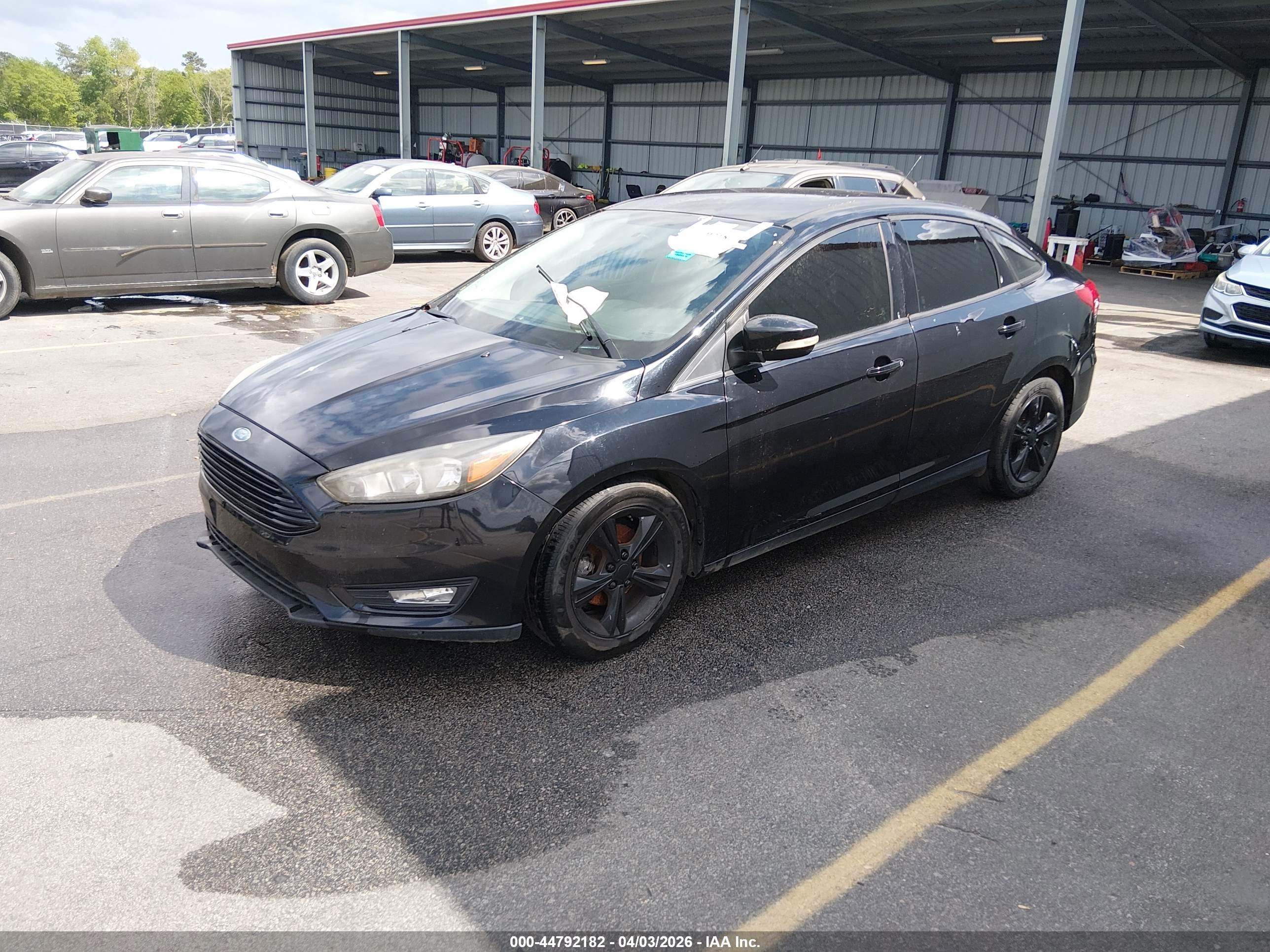FORD FOCUS image 2