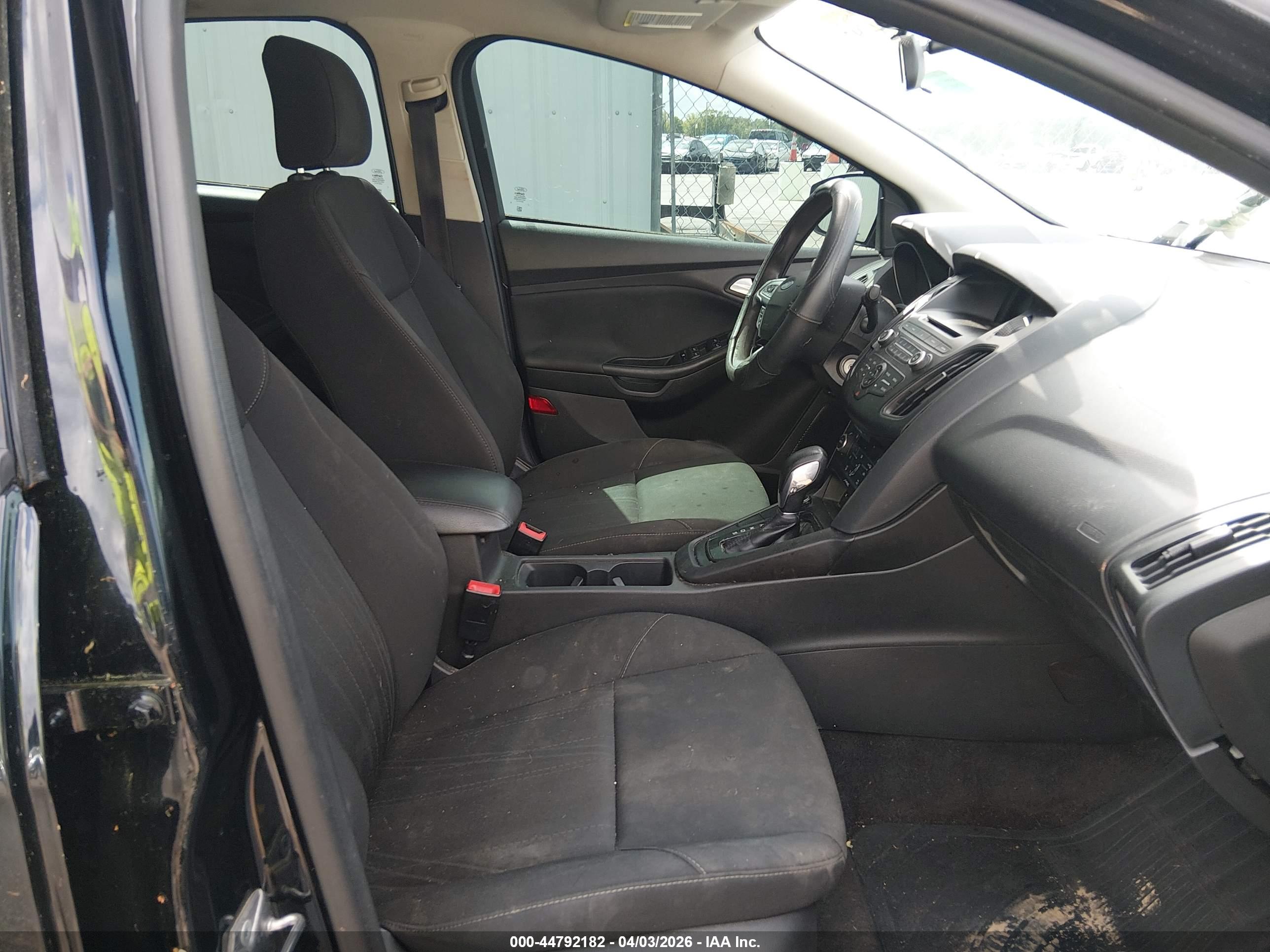 FORD FOCUS image 5
