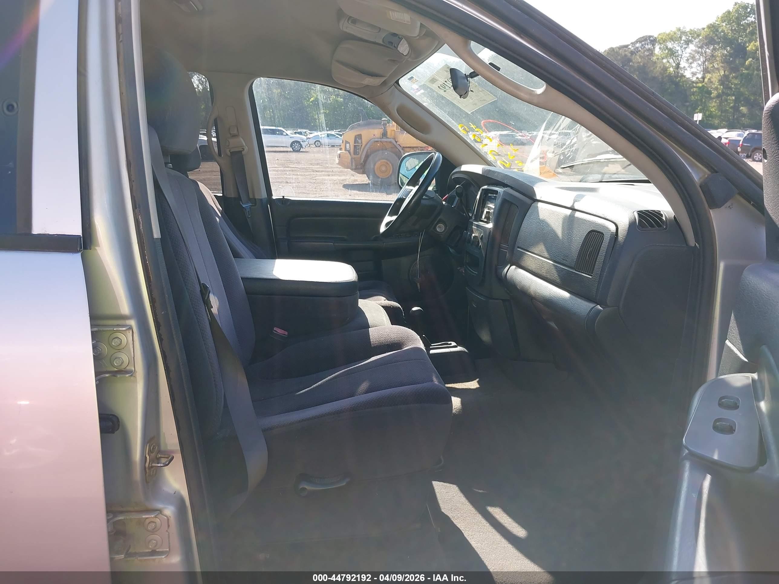 DODGE RAM image 5