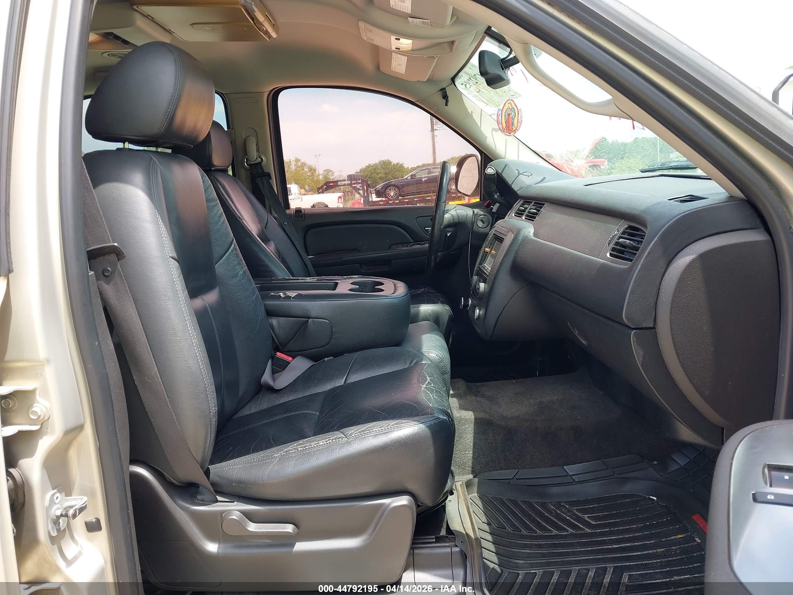 CHEVROLET TAHOE image 5