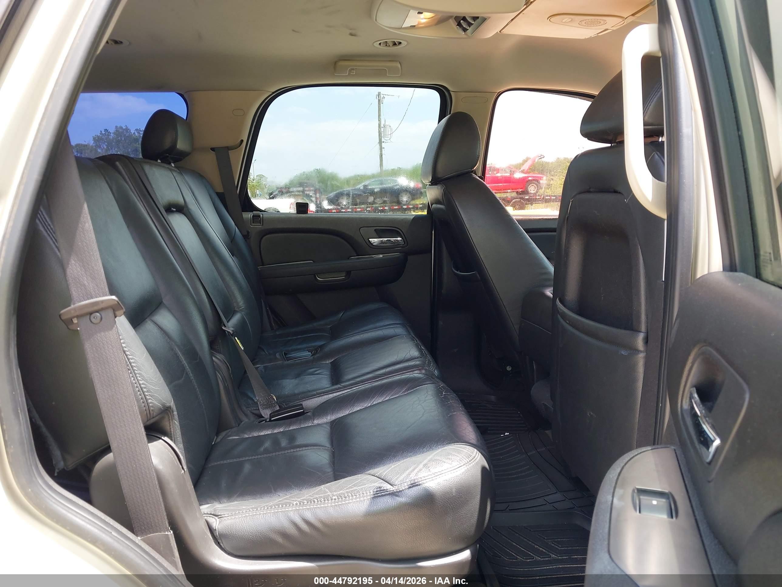 CHEVROLET TAHOE image 8