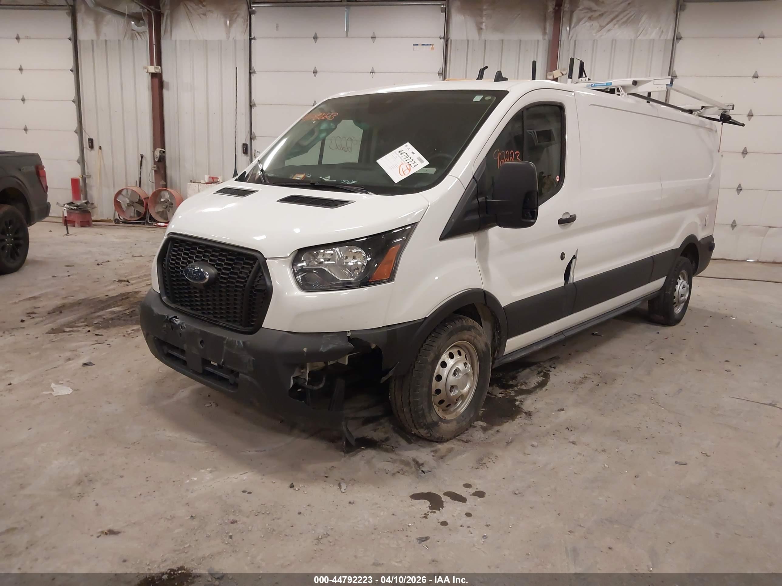 FORD TRANSIT-250 image 2
