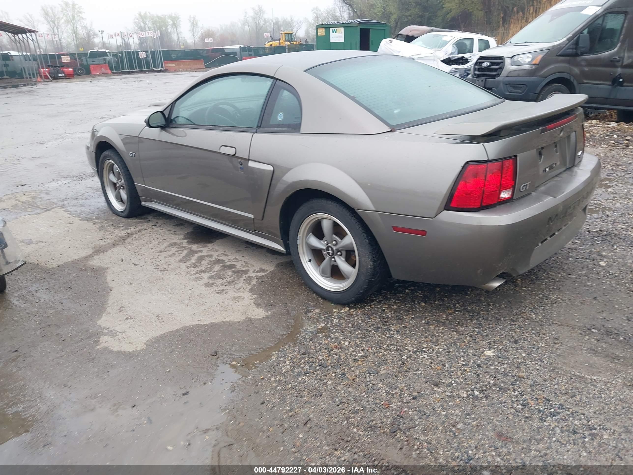 FORD MUSTANG image 3