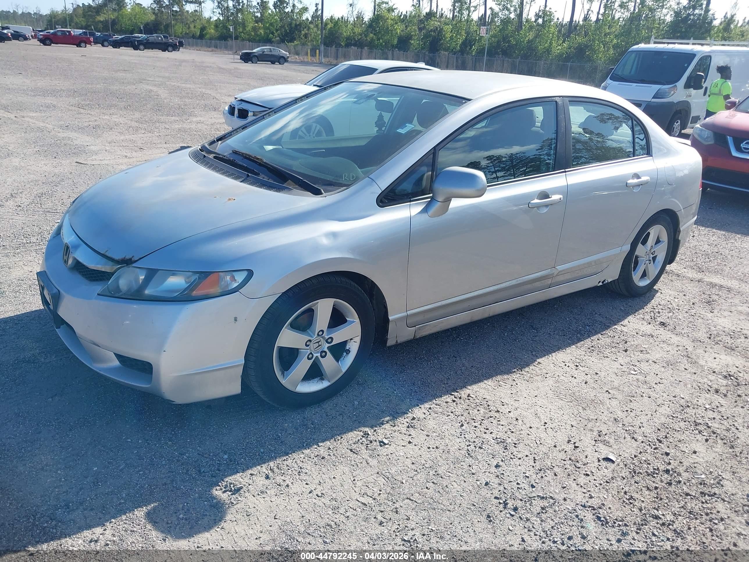 HONDA CIVIC image 2