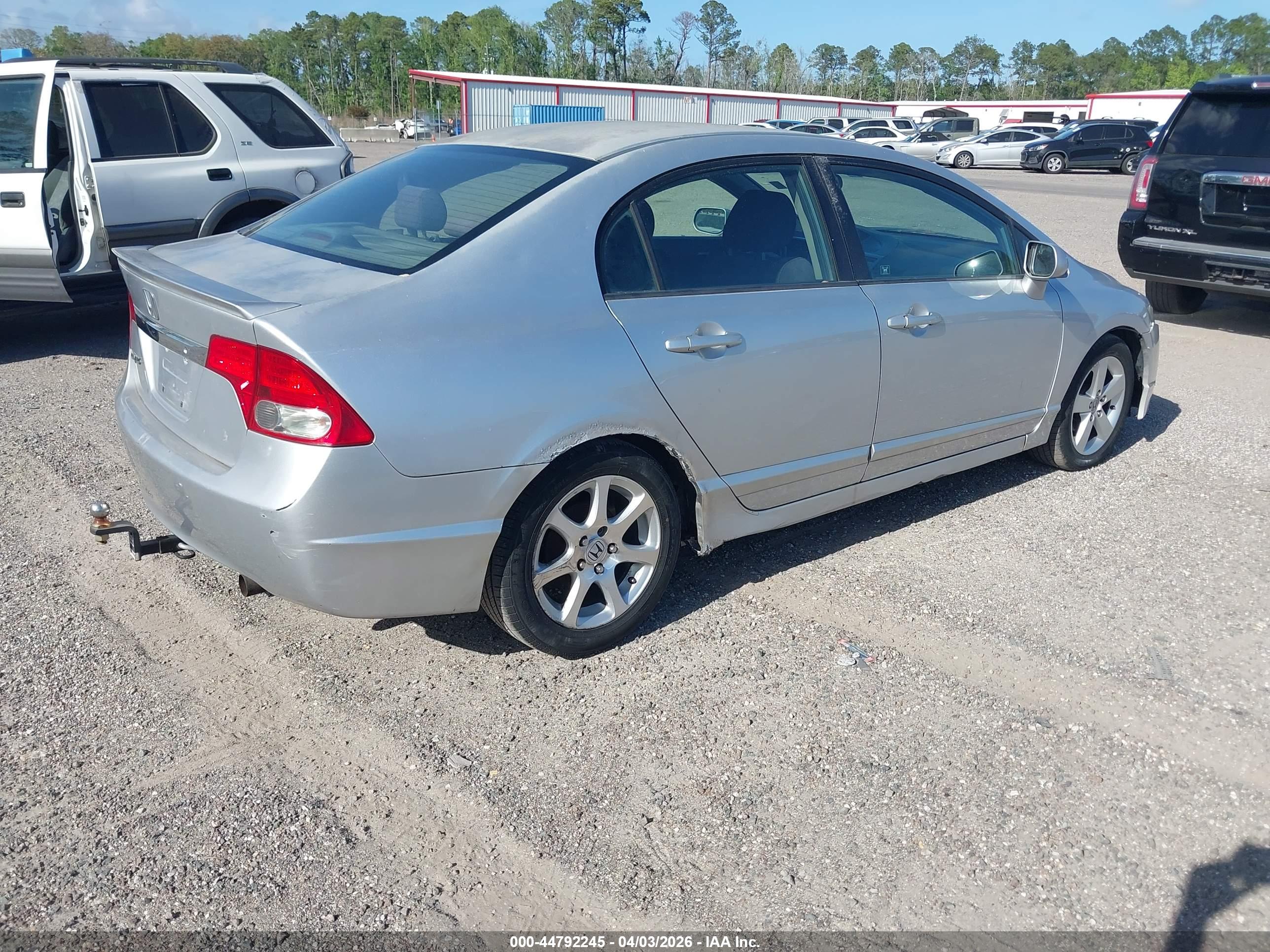 HONDA CIVIC image 4