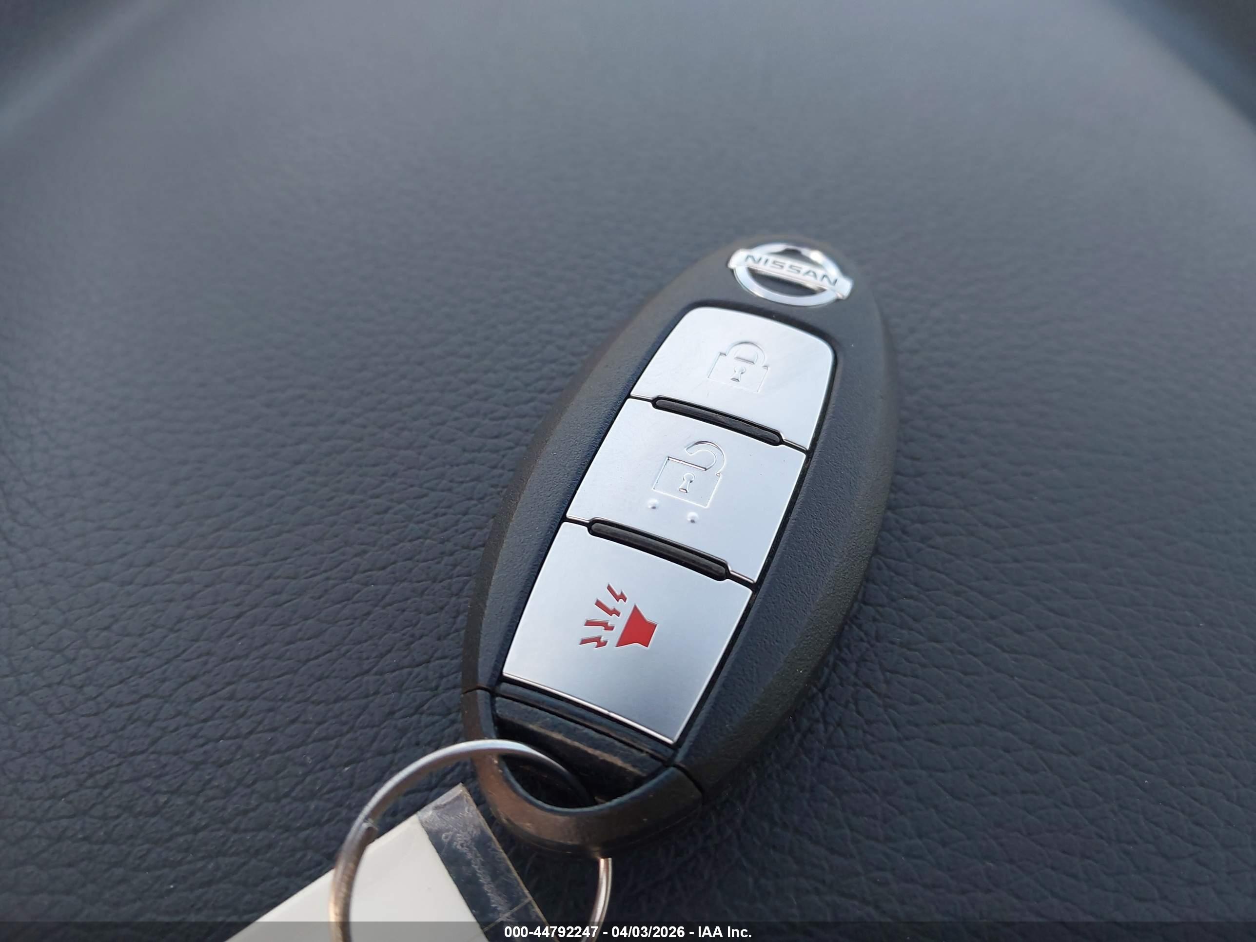 NISSAN ROGUE image 11