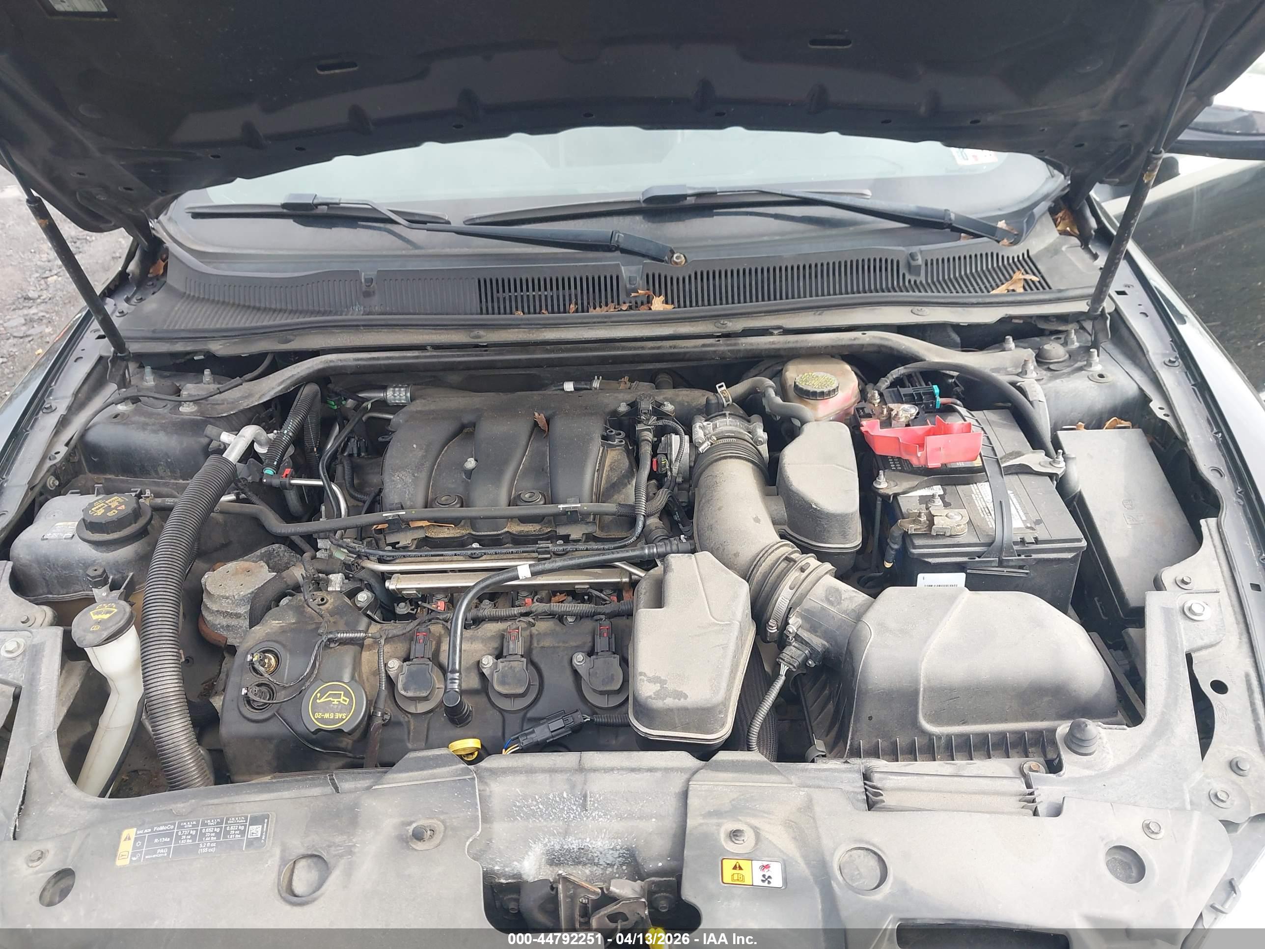 FORD TAURUS image 10