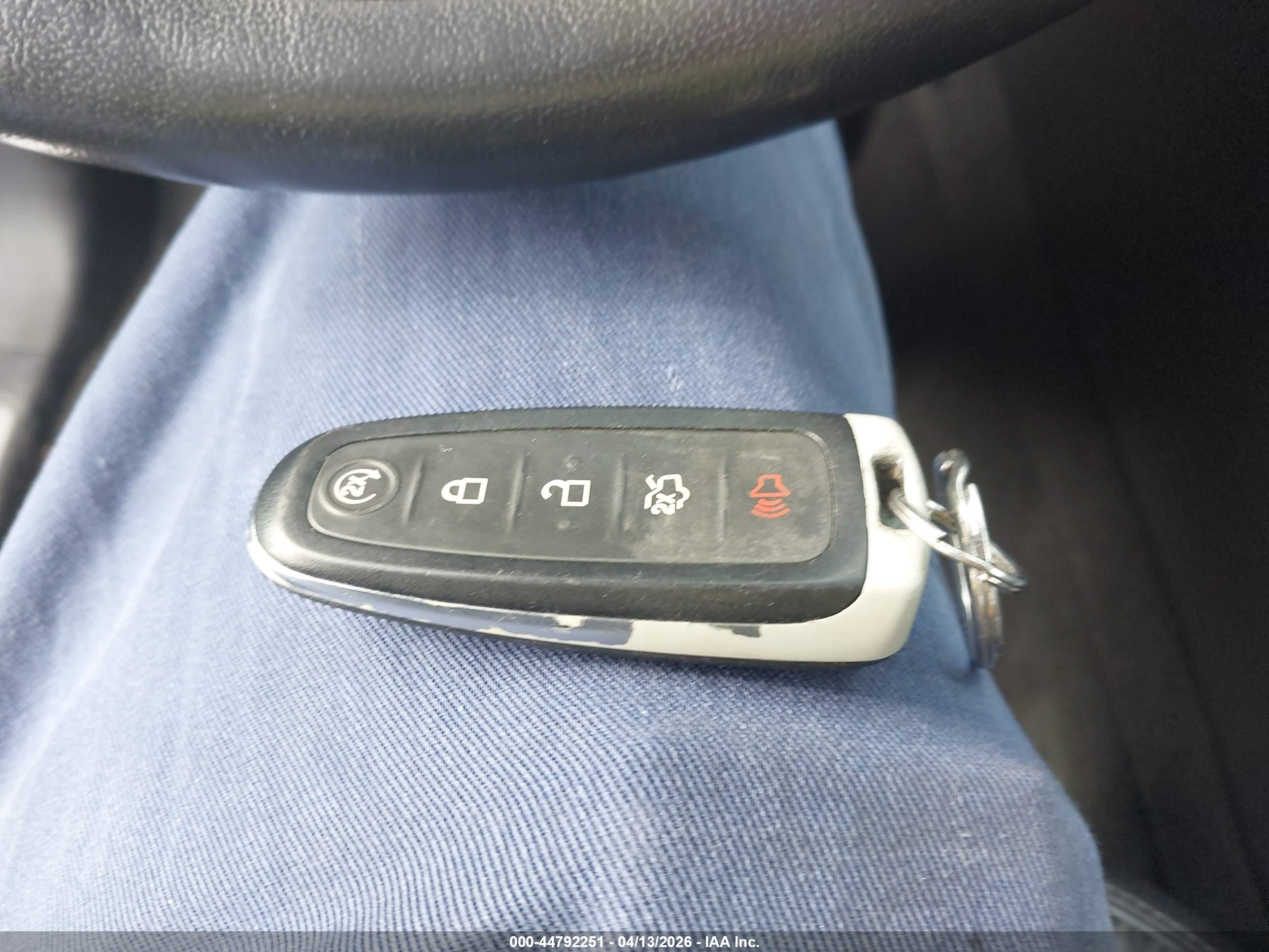 FORD TAURUS image 11
