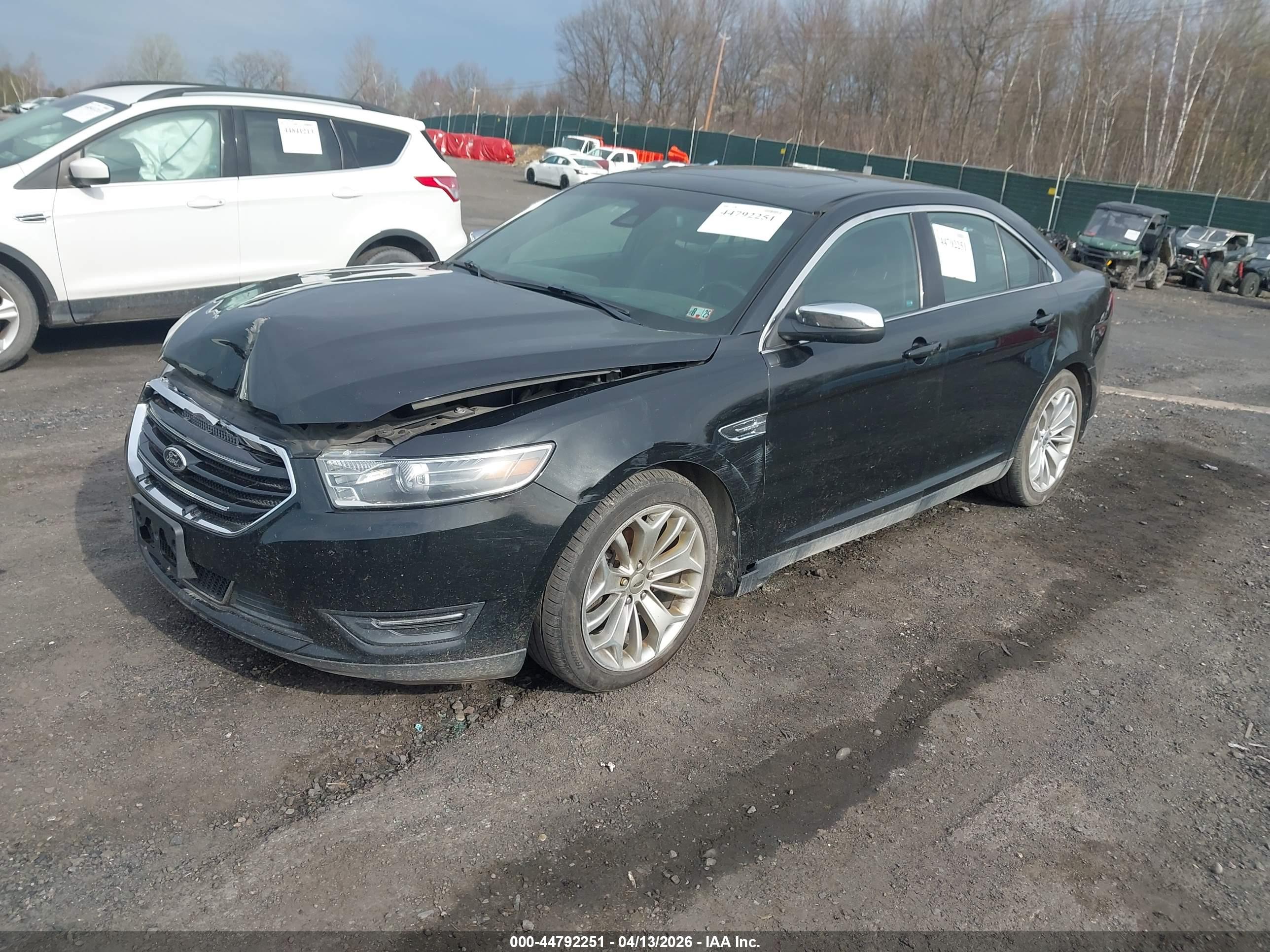 FORD TAURUS image 2