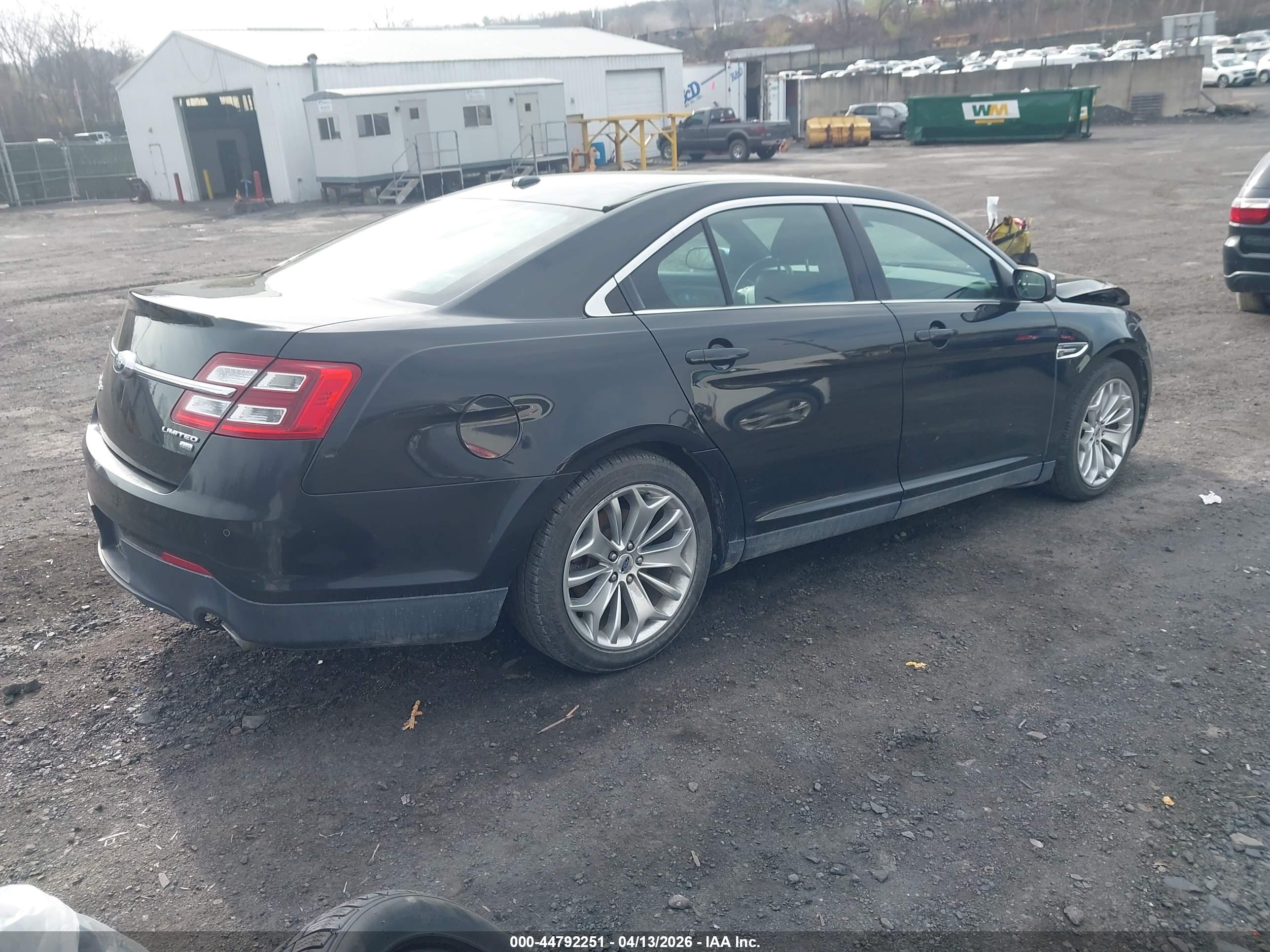 FORD TAURUS image 4