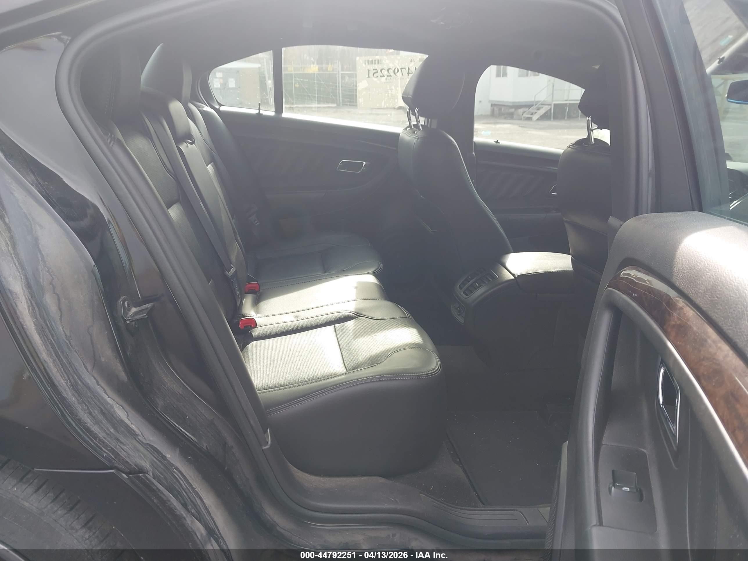 FORD TAURUS image 8