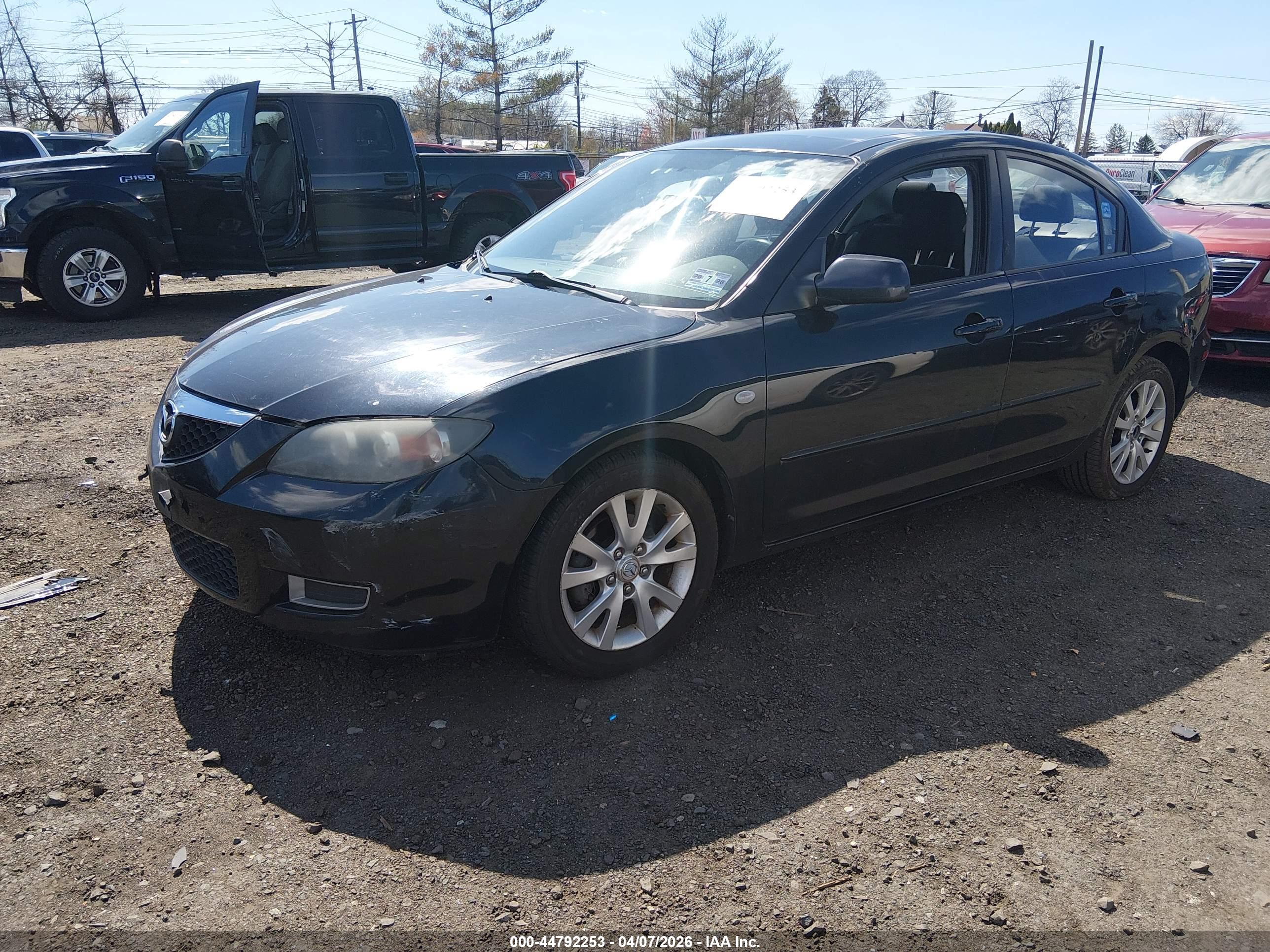 MAZDA MAZDA3 image 2