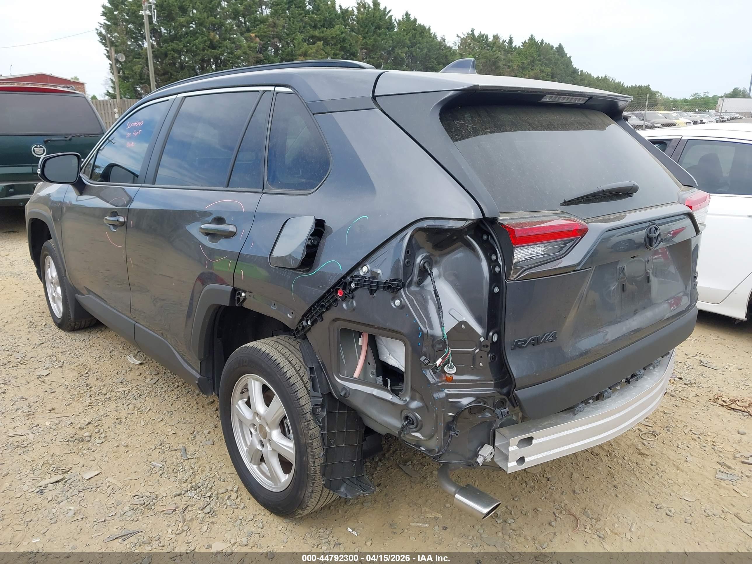 TOYOTA RAV4 image 3