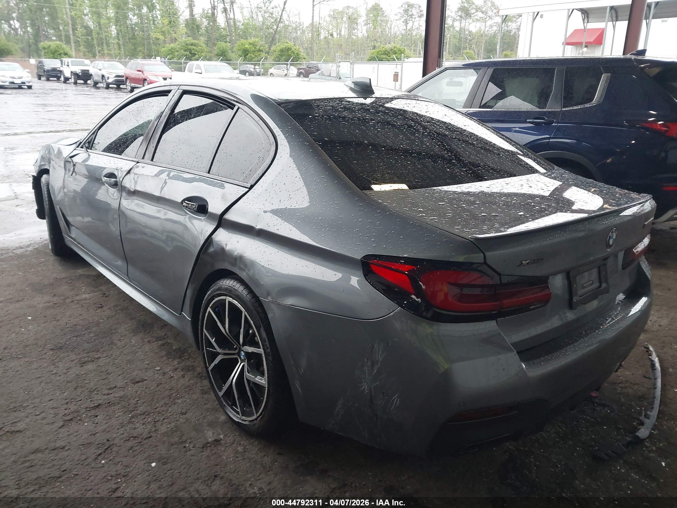 BMW M550I image 3