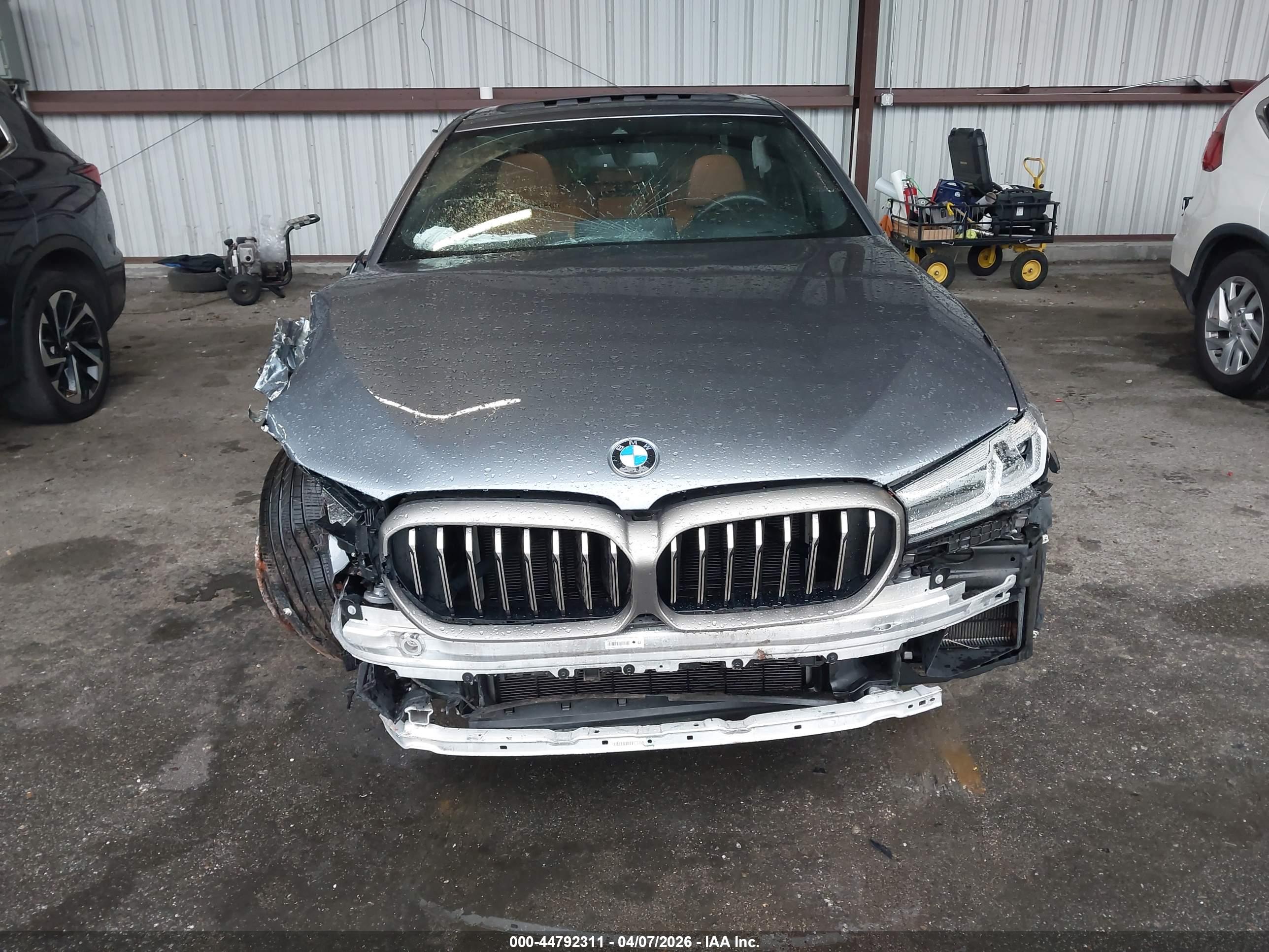 BMW M550I image 6