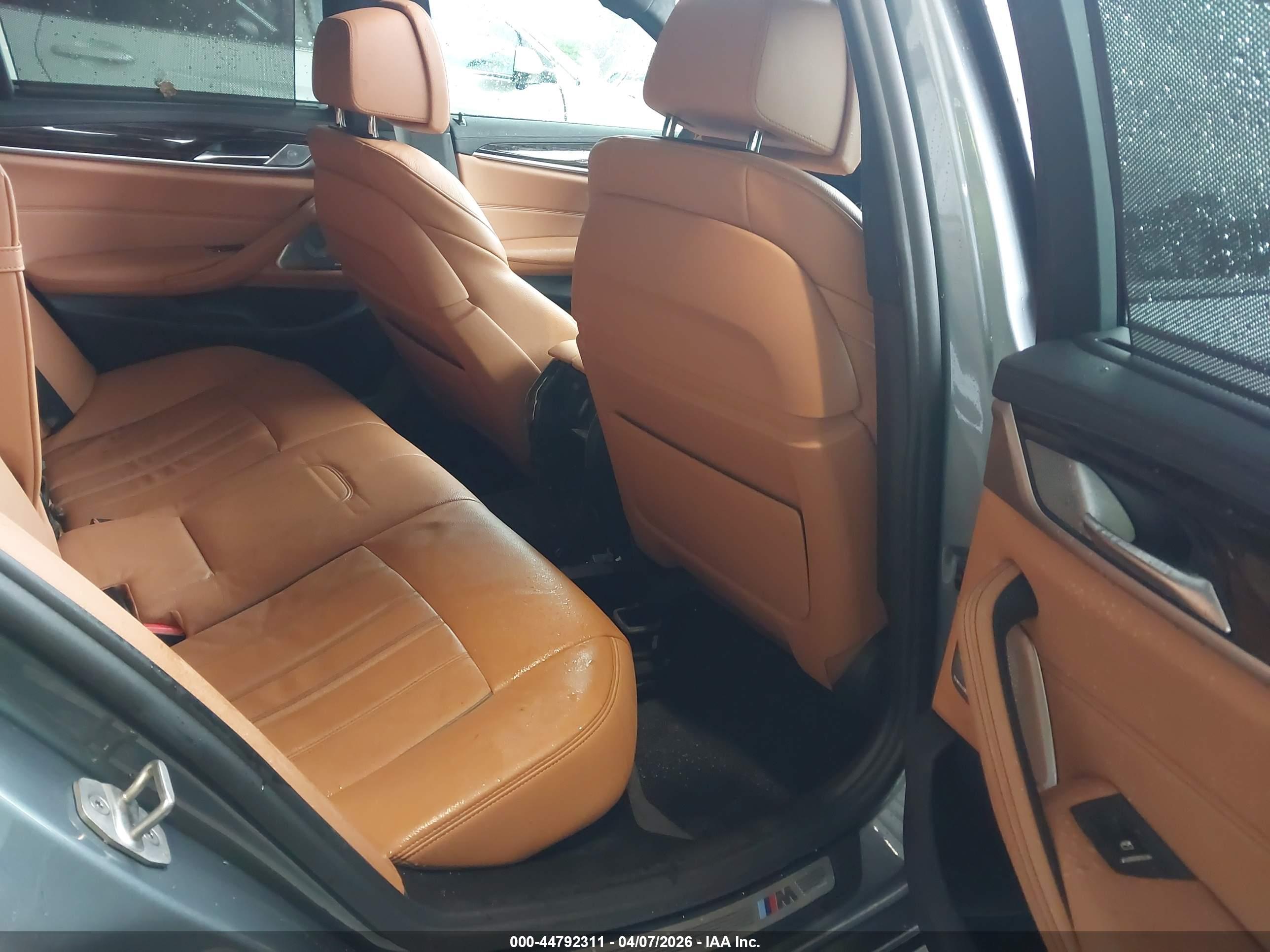 BMW M550I image 8