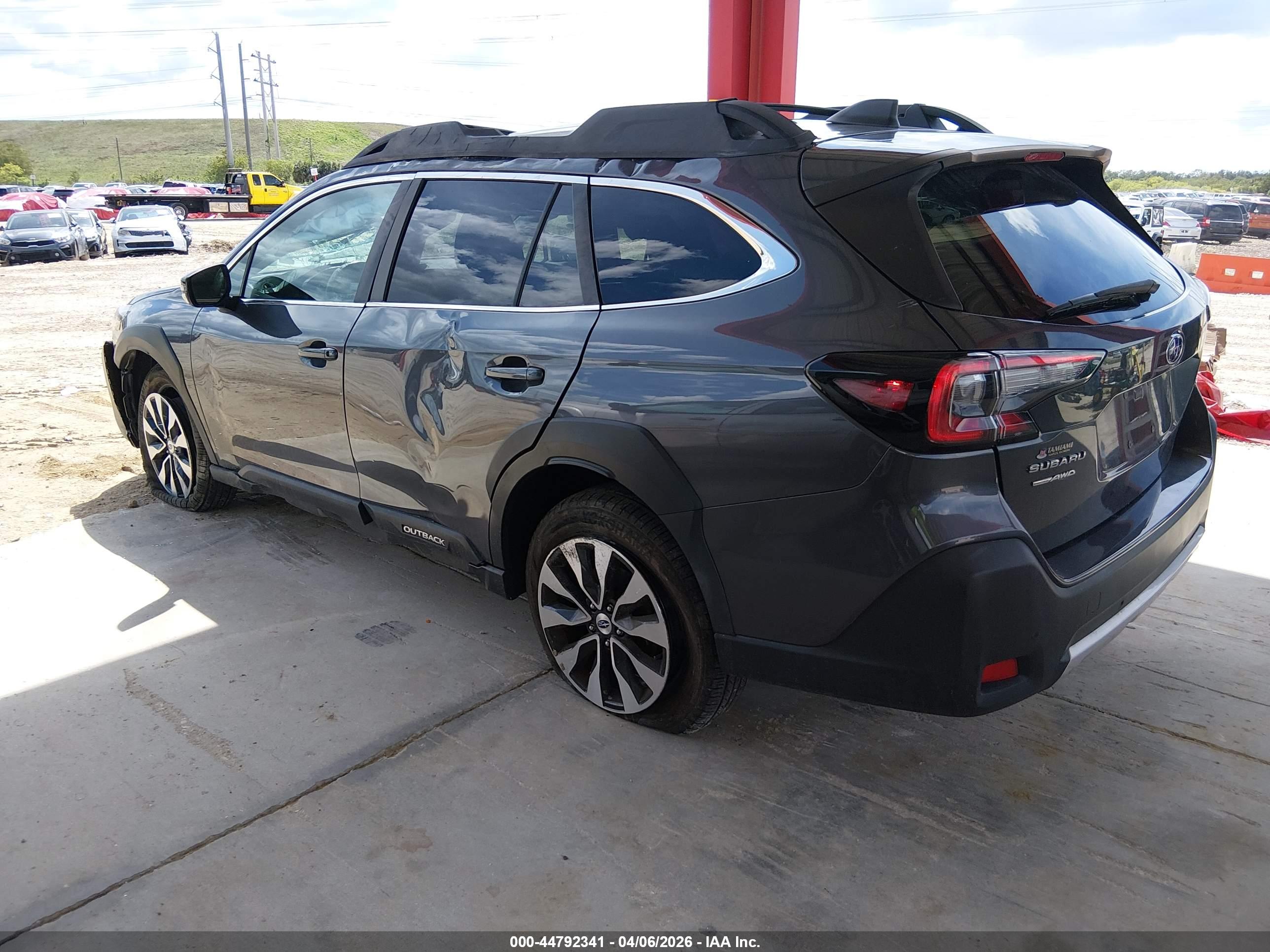 SUBARU OUTBACK image 3
