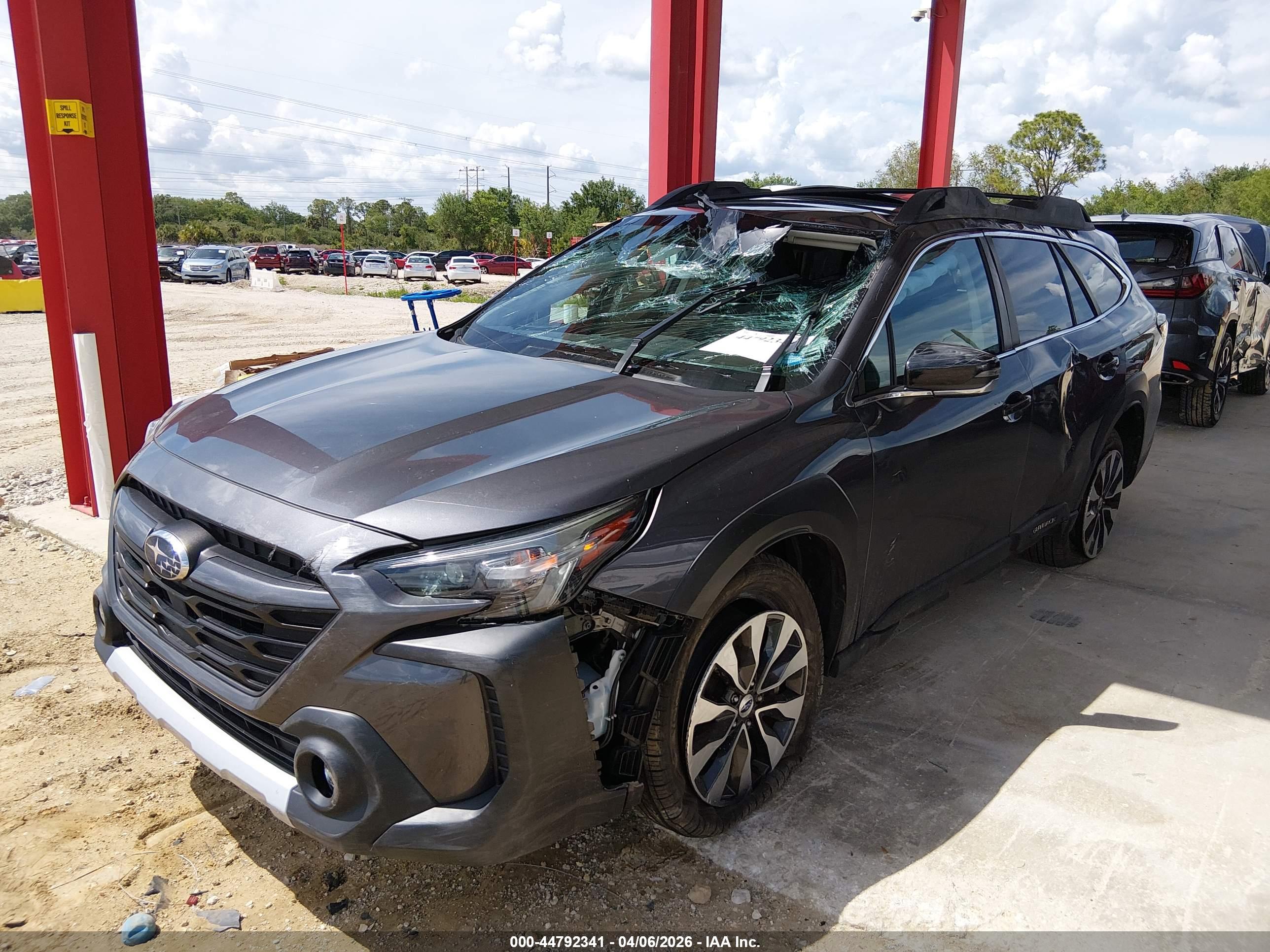 SUBARU OUTBACK image 6