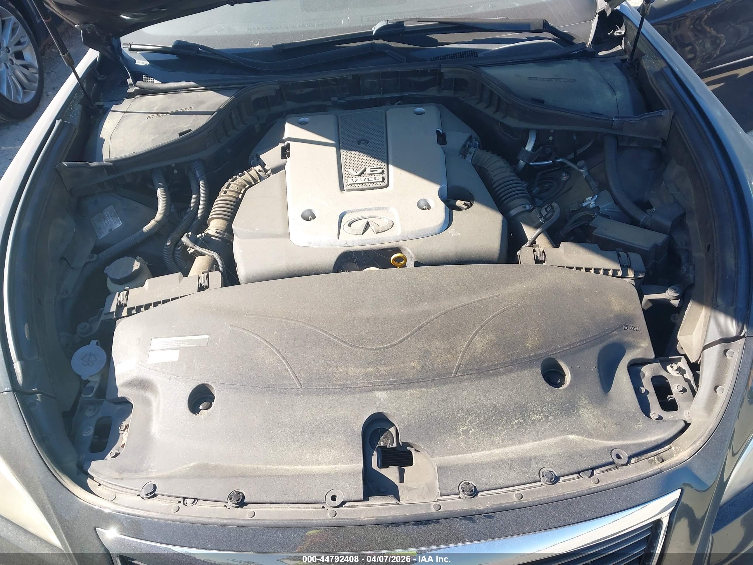INFINITI M37 image 10