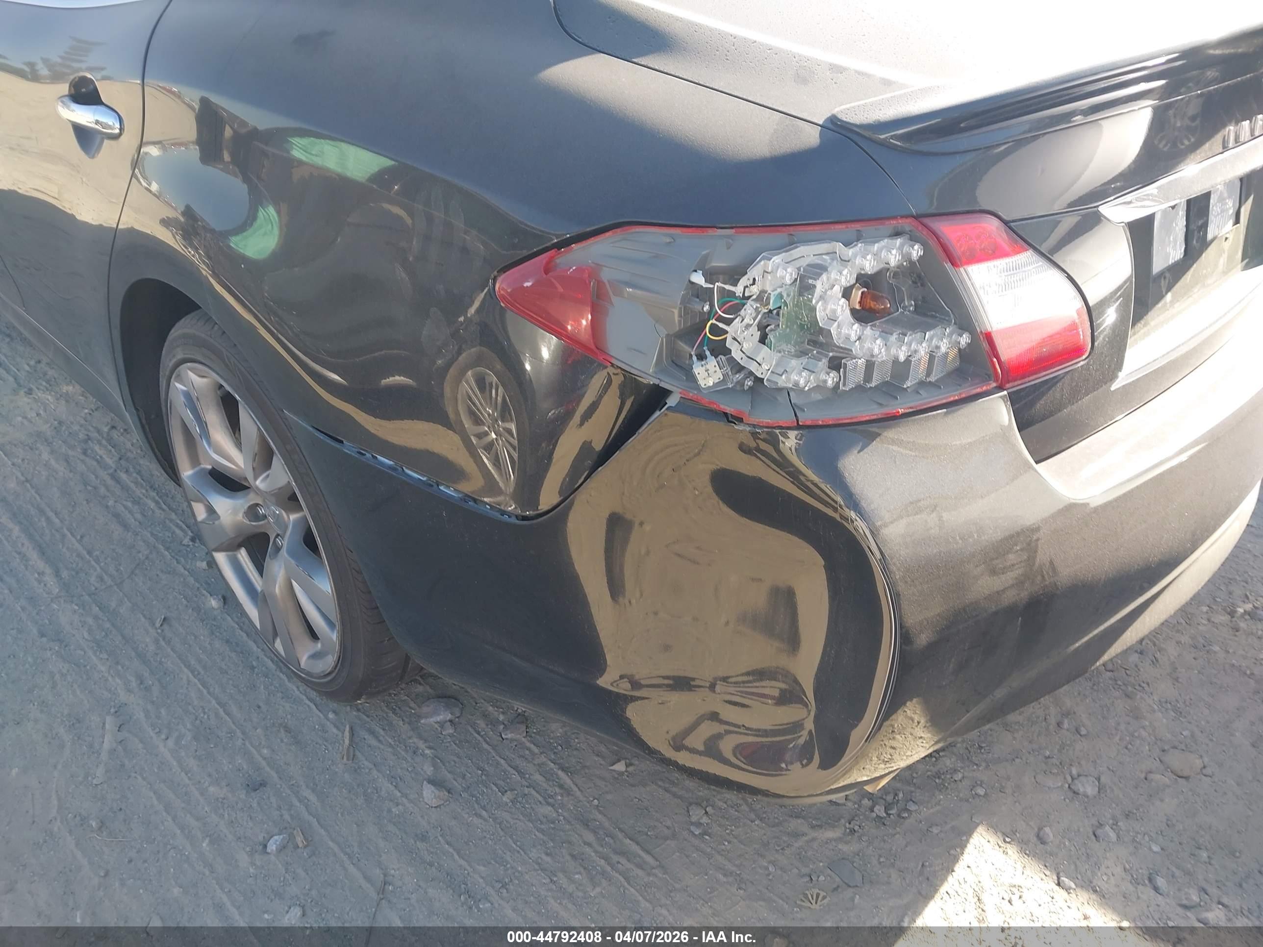 INFINITI M37 image 6
