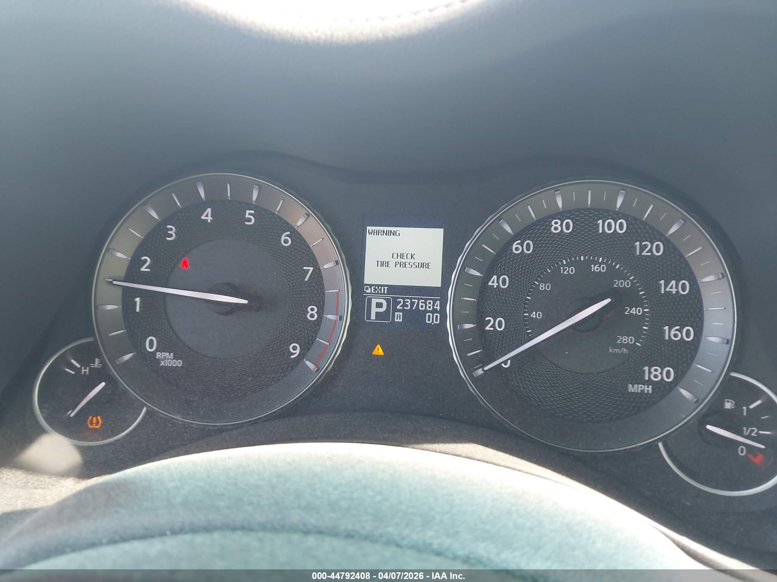 INFINITI M37 image 7