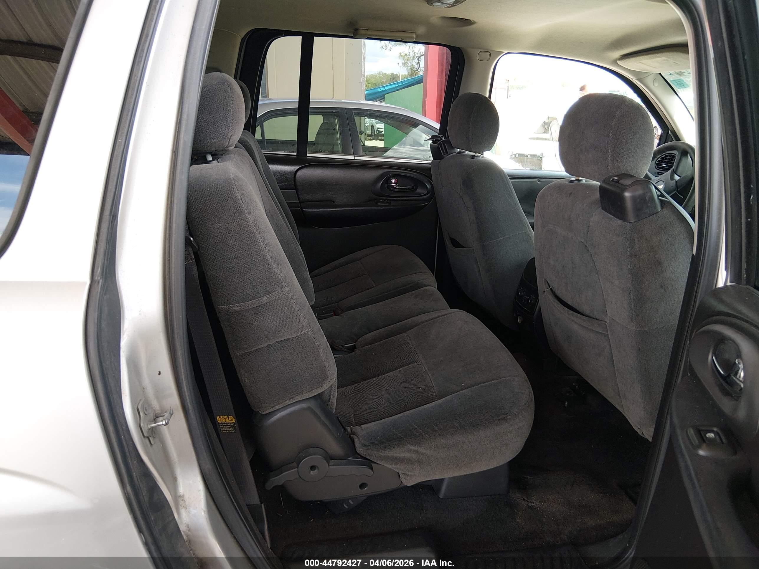 CHEVROLET TRAILBLAZER image 8