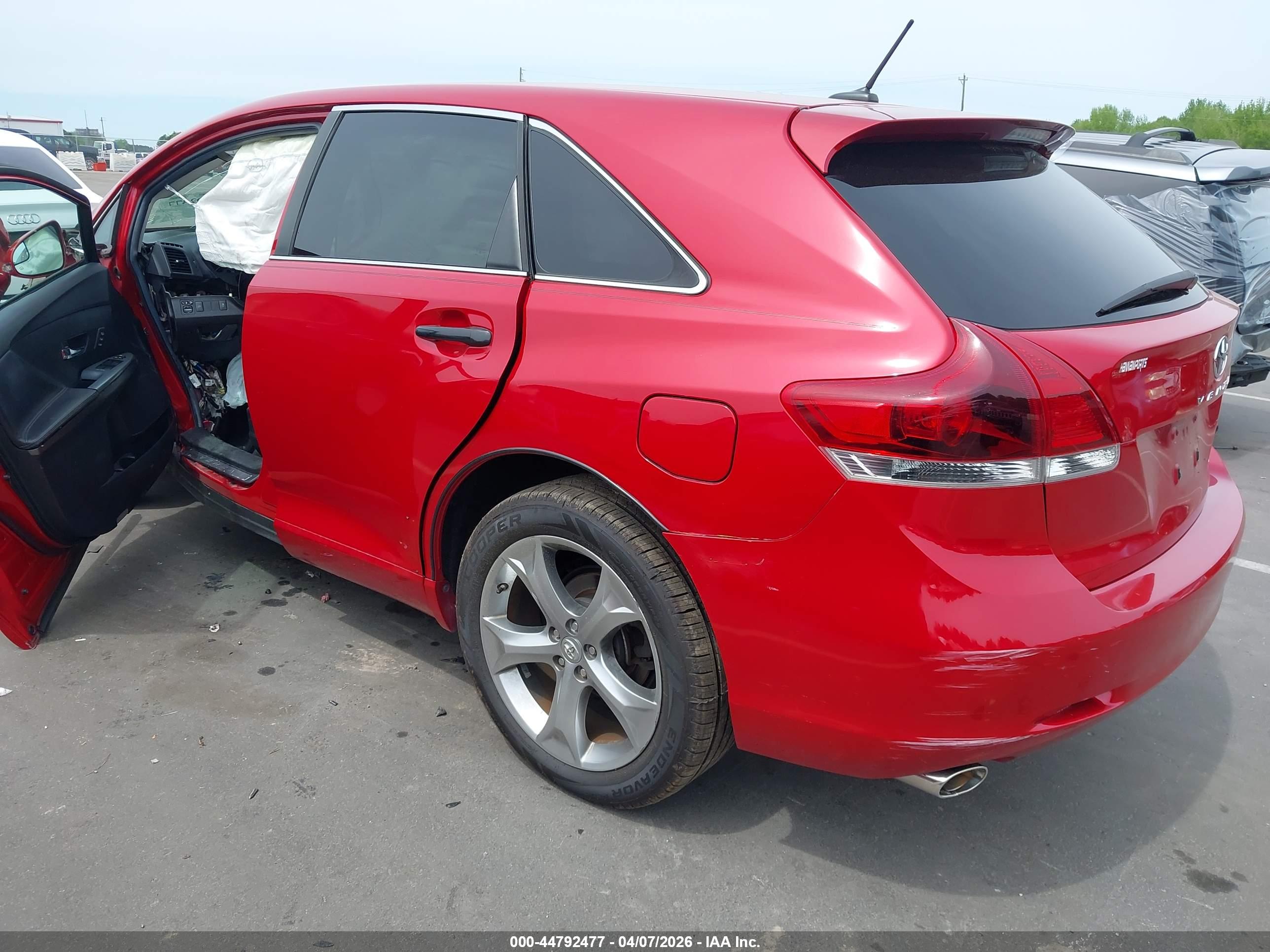 TOYOTA VENZA image 3