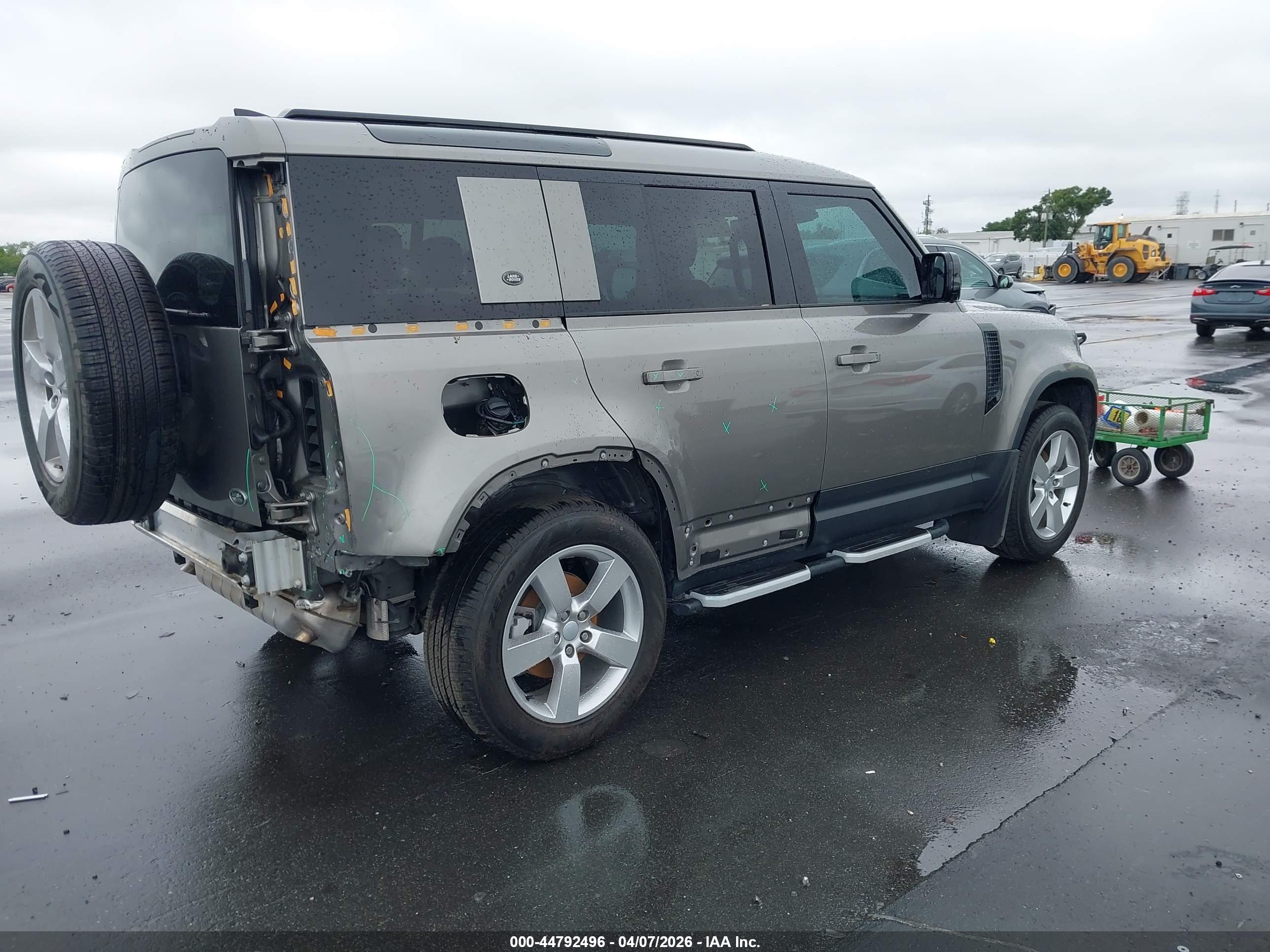 LAND ROVER image 4