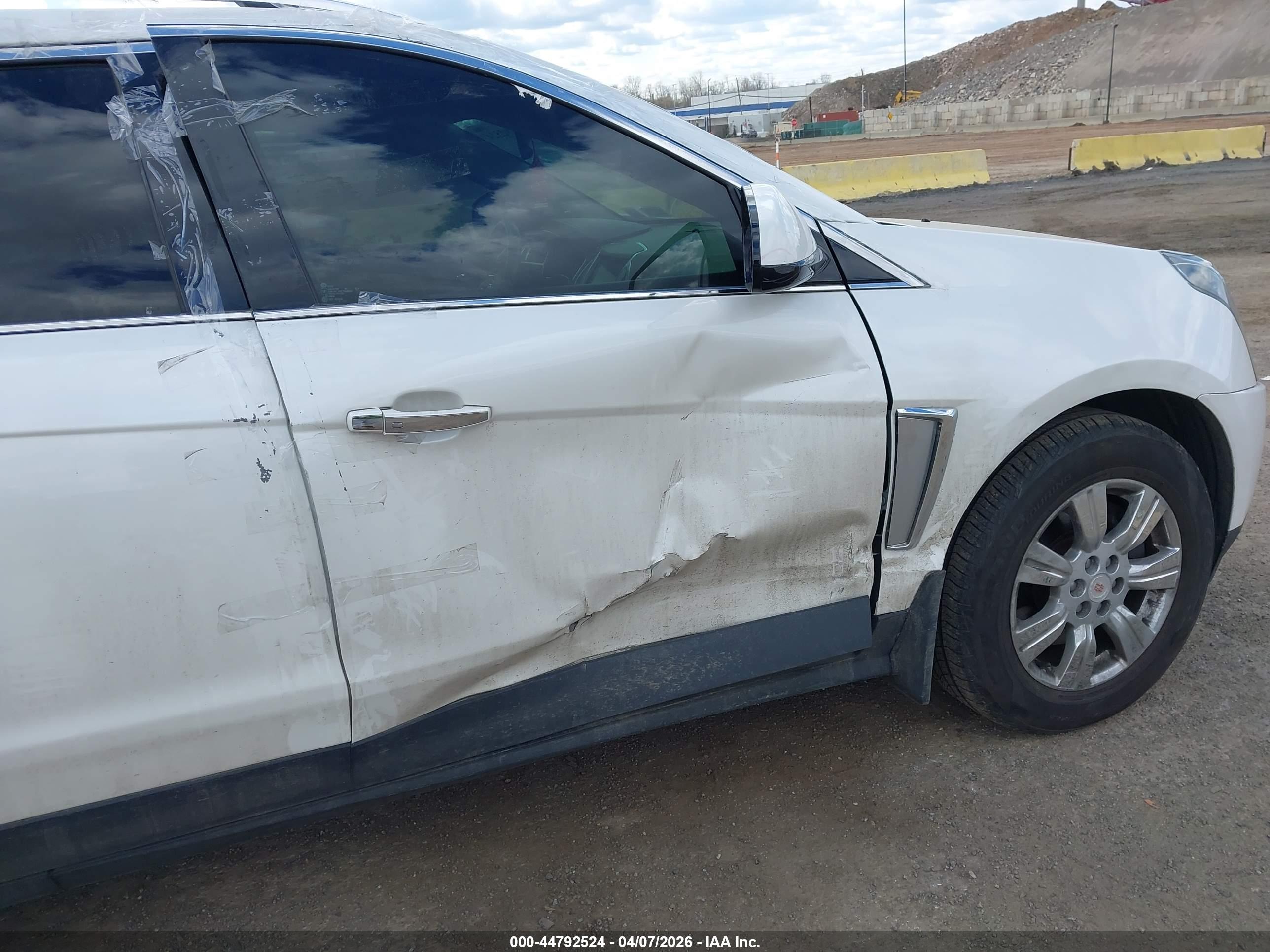 CADILLAC SRX image 6