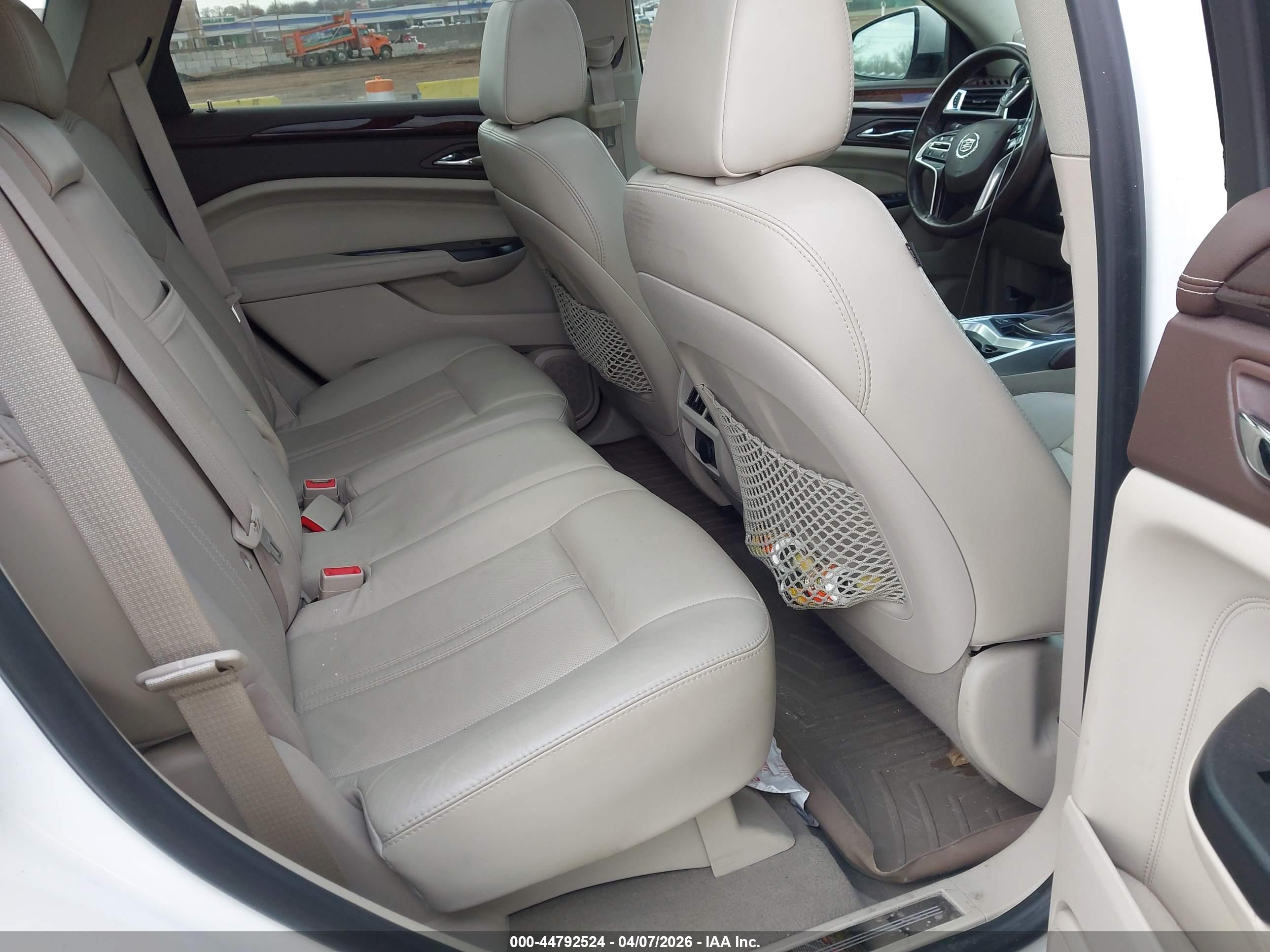CADILLAC SRX image 8