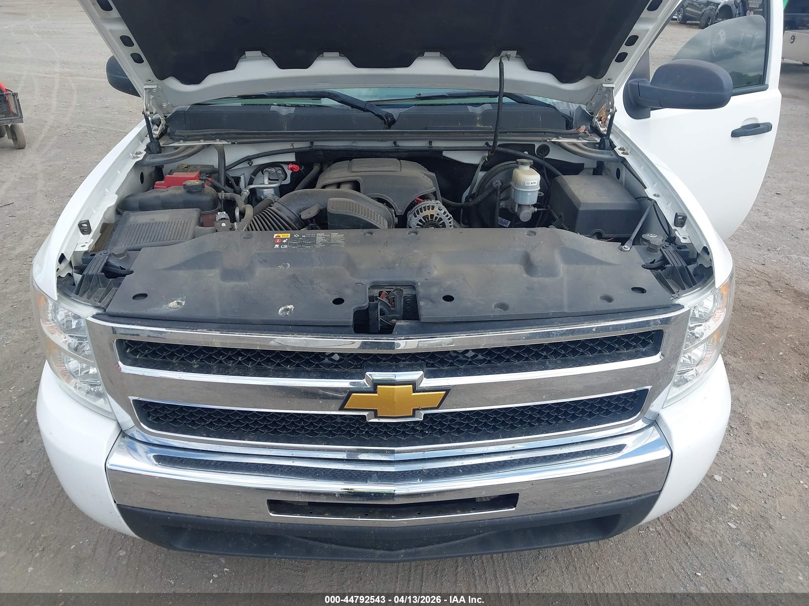 CHEVROLET SILVERADO image 10