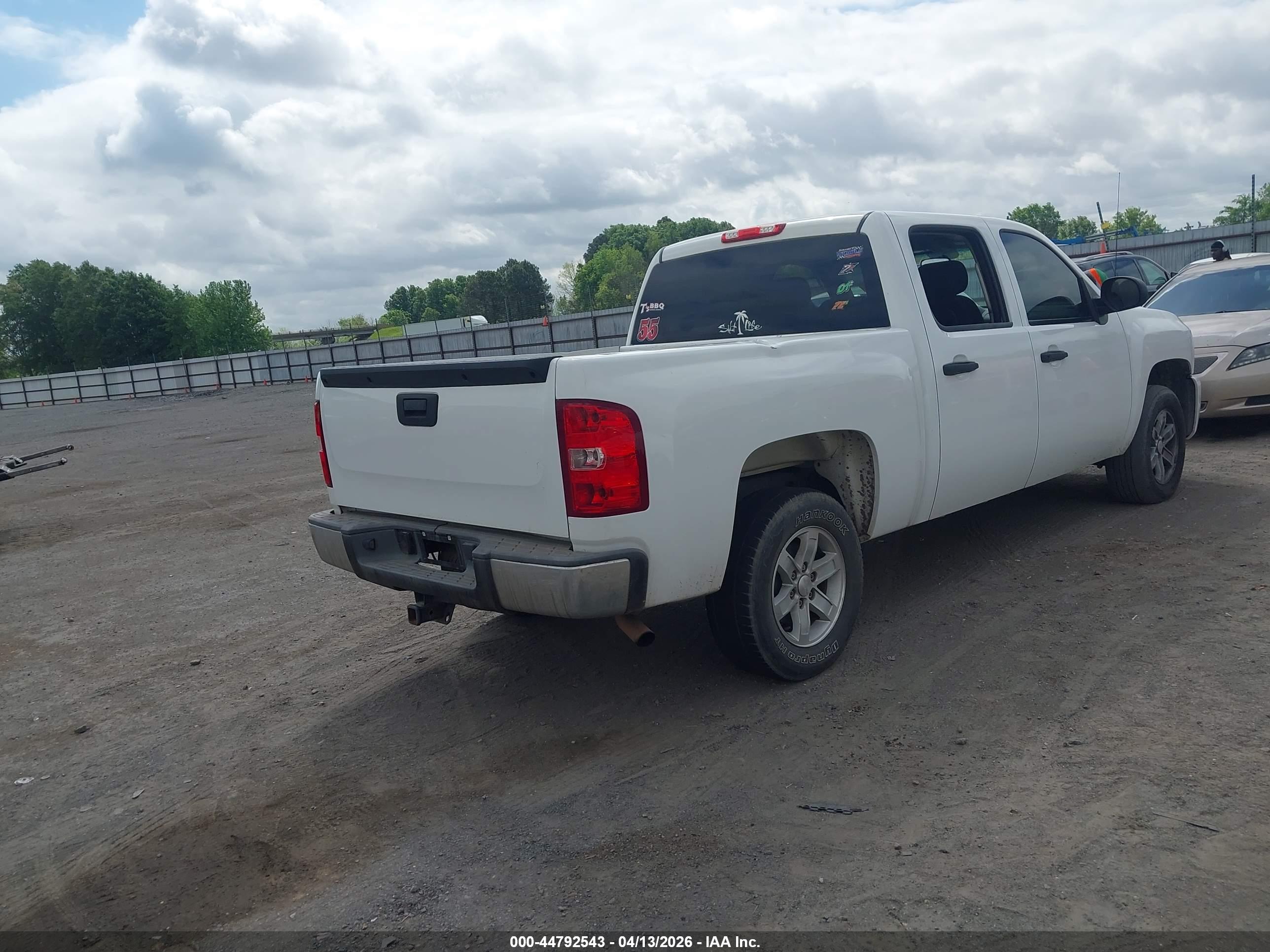 CHEVROLET SILVERADO image 4