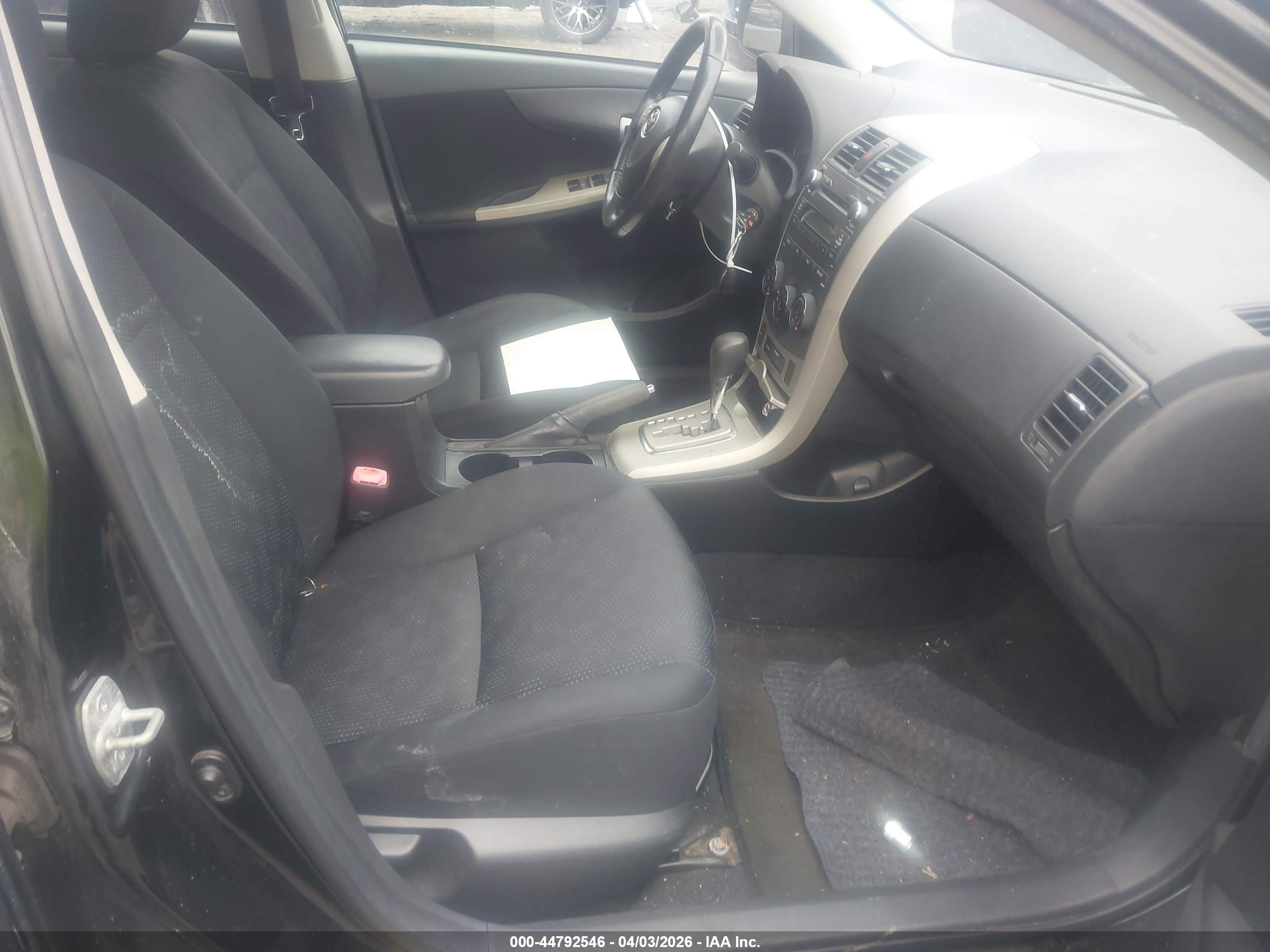 TOYOTA COROLLA image 5