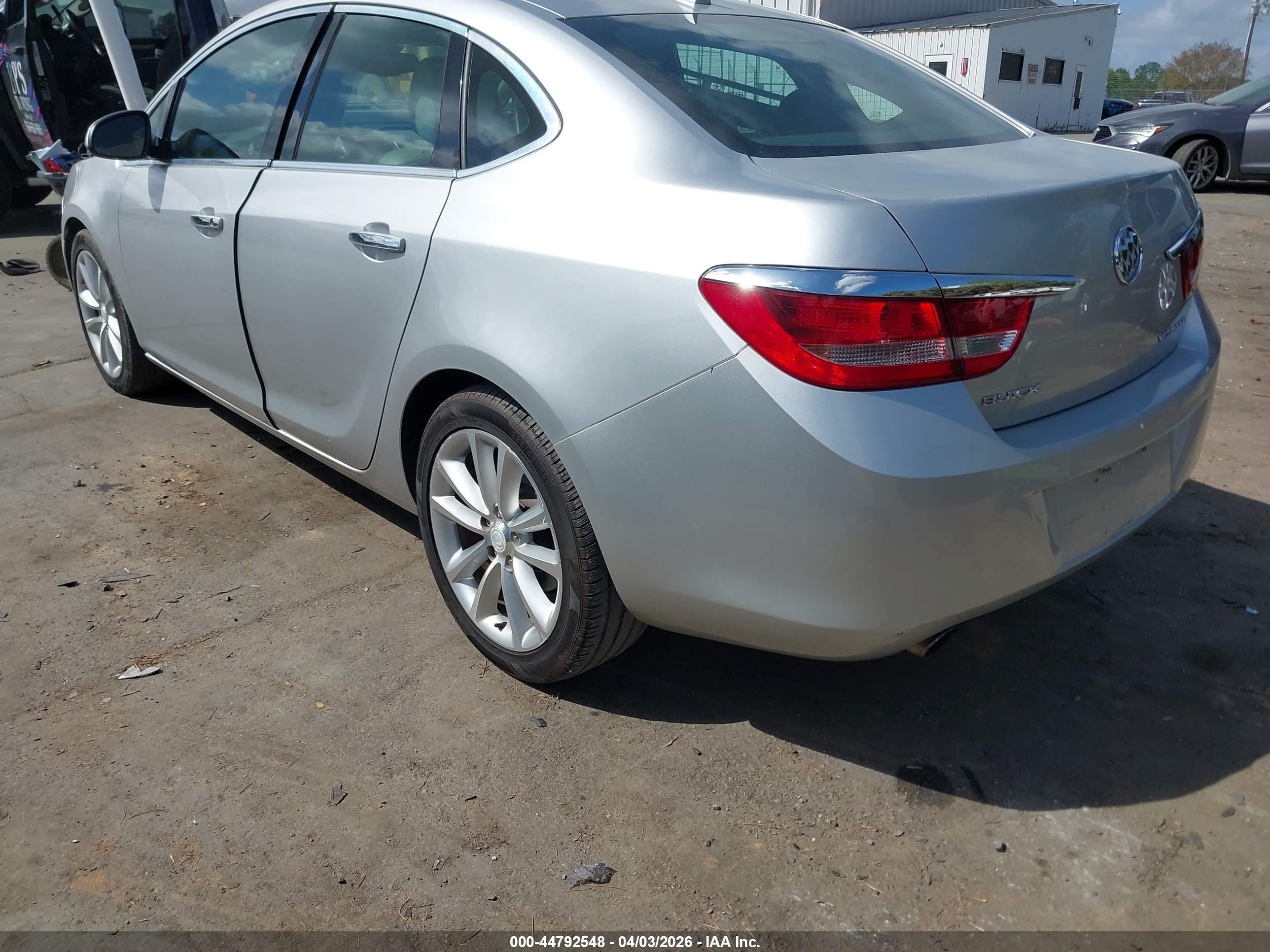 BUICK VERANO image 3