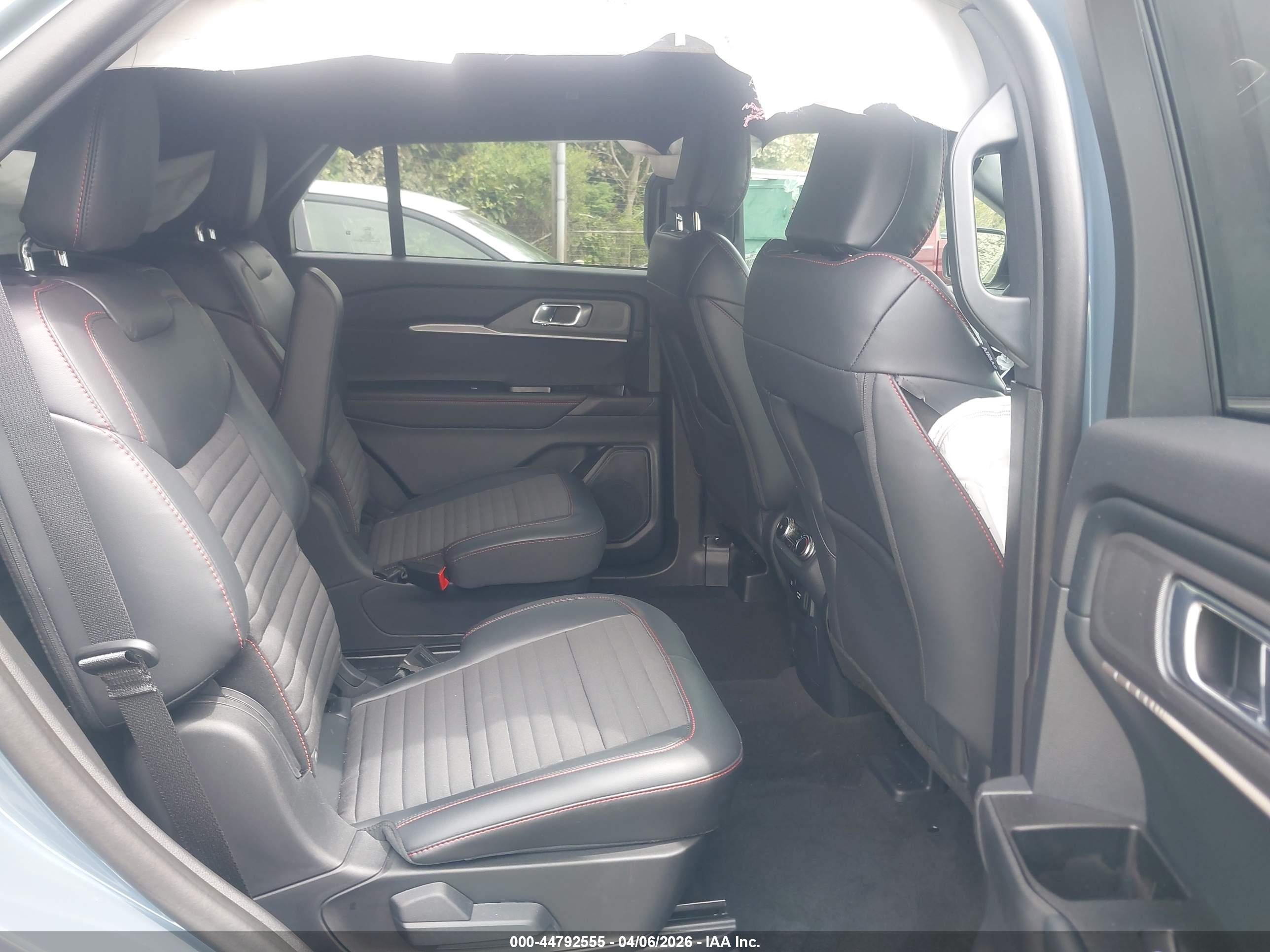 FORD EXPLORER image 8