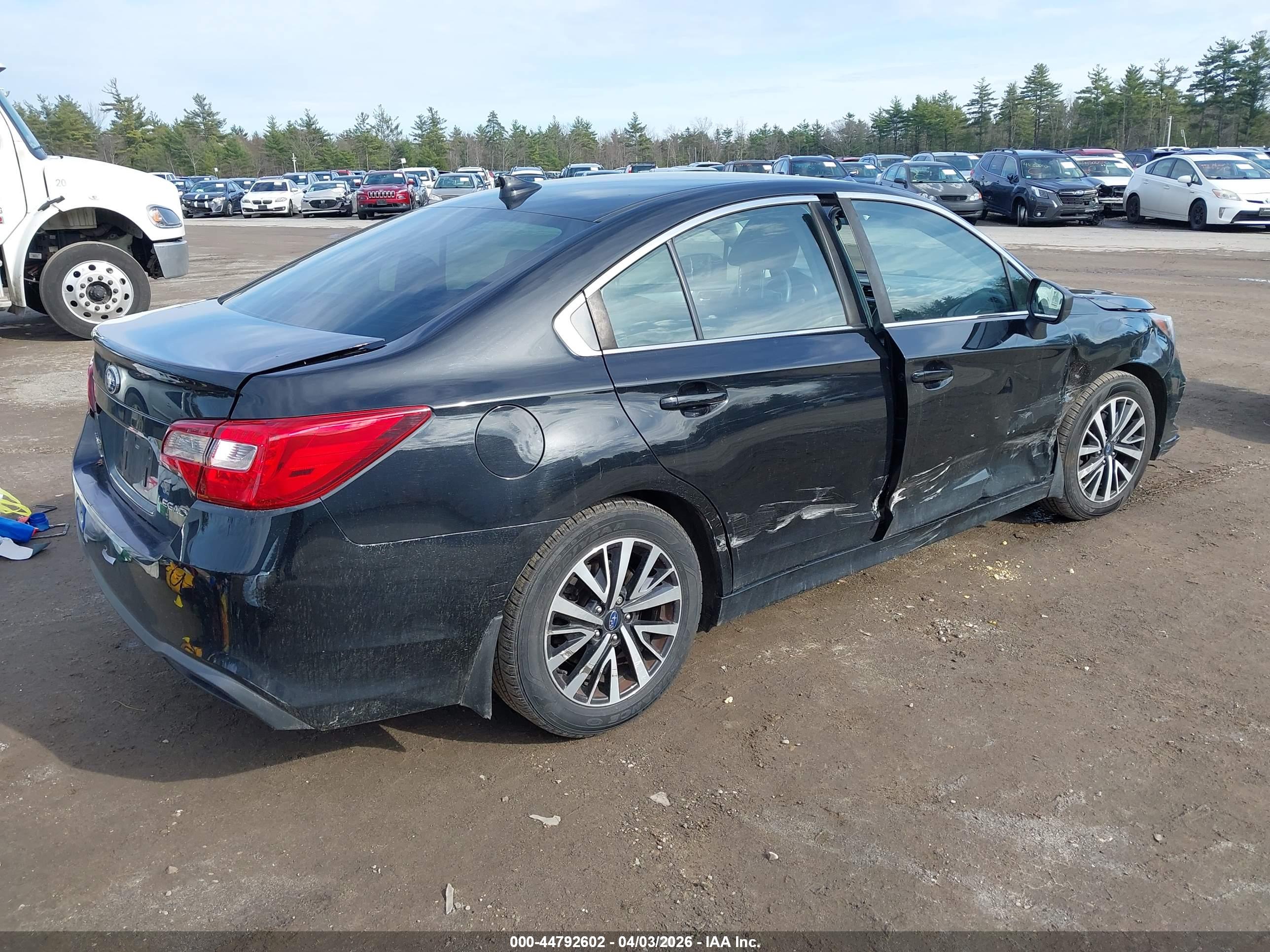 SUBARU LEGACY image 4