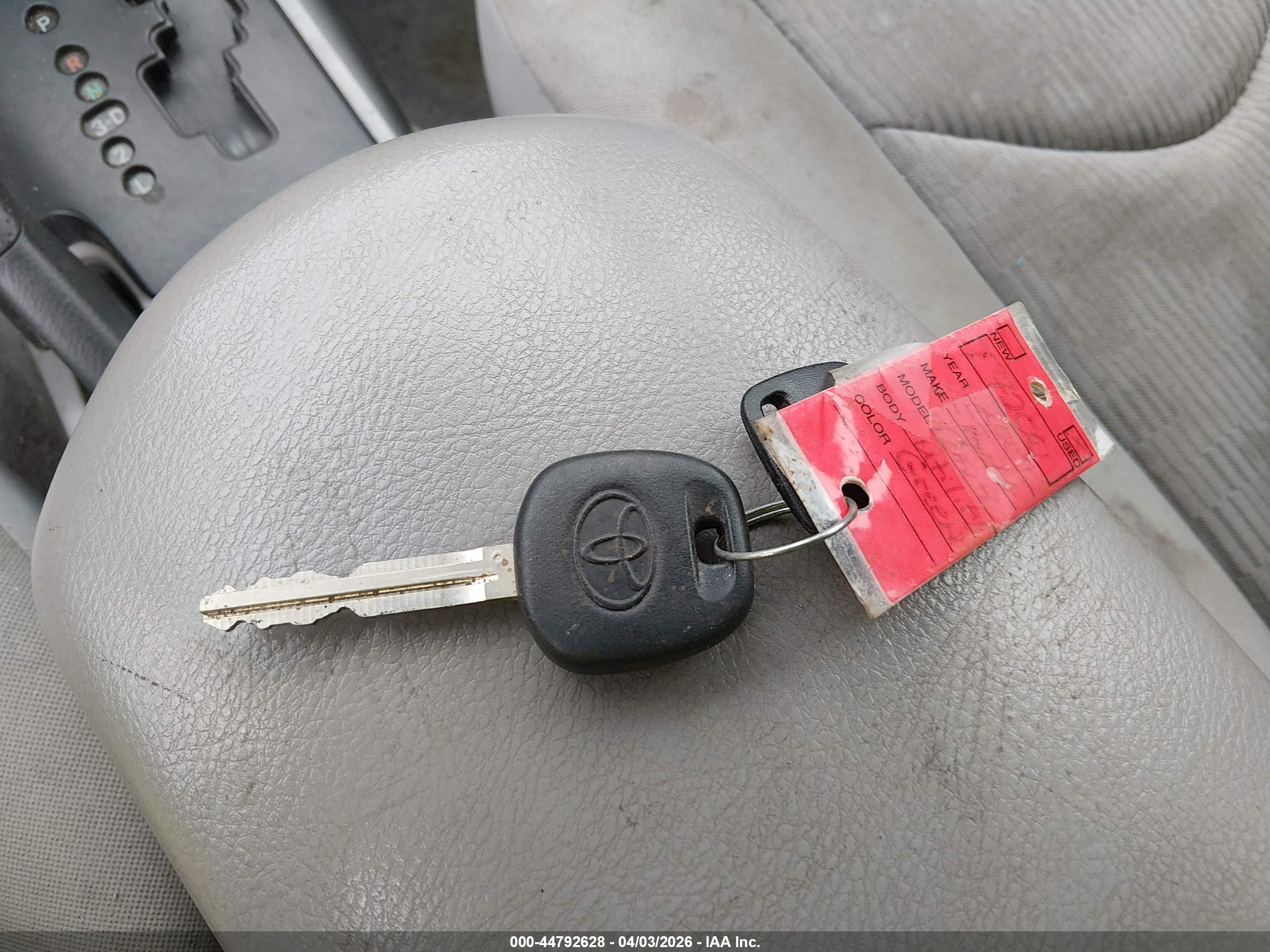 TOYOTA RAV4 image 11