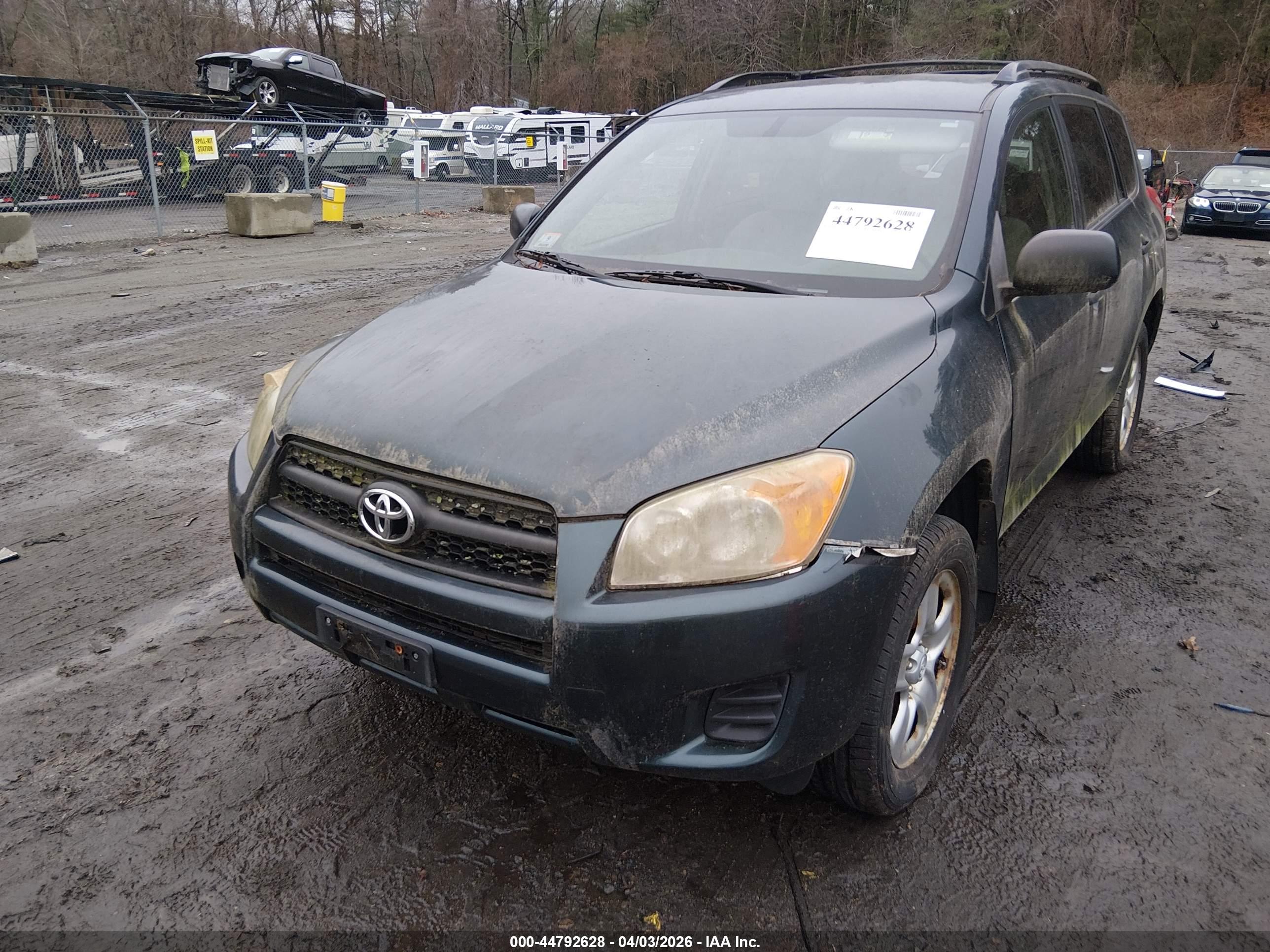 TOYOTA RAV4 image 2