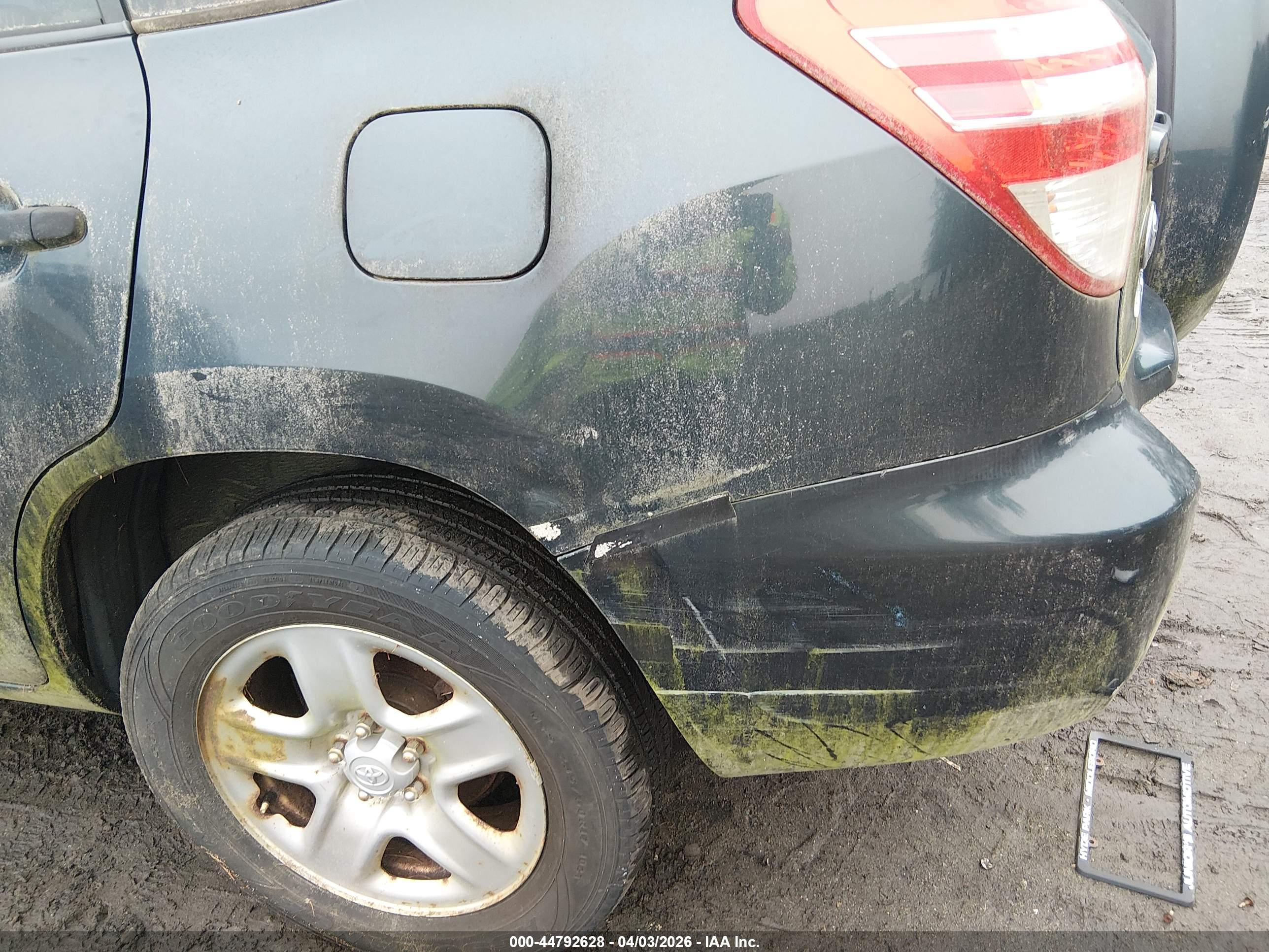 TOYOTA RAV4 image 6