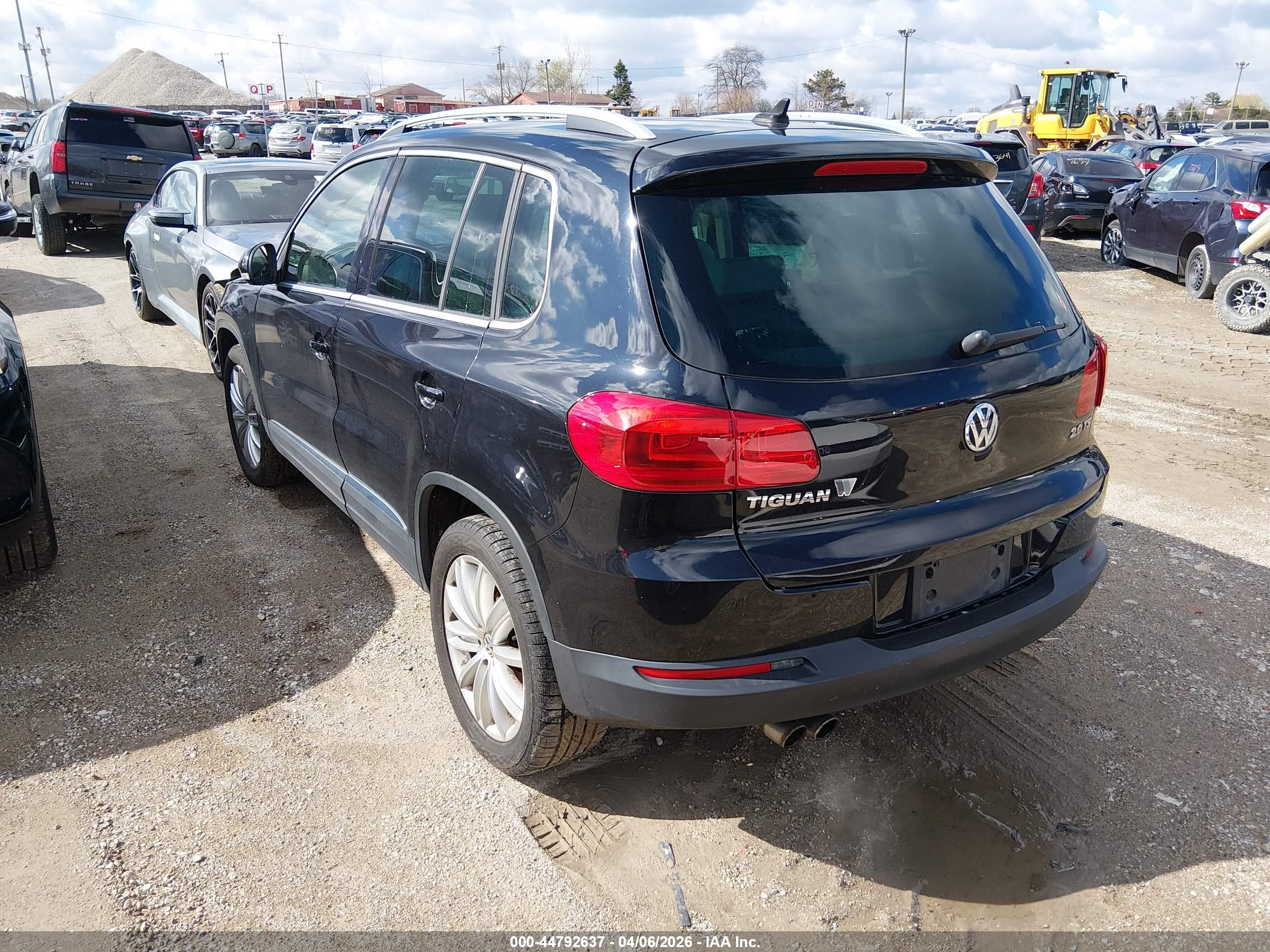 VOLKSWAGEN TIGUAN image 3