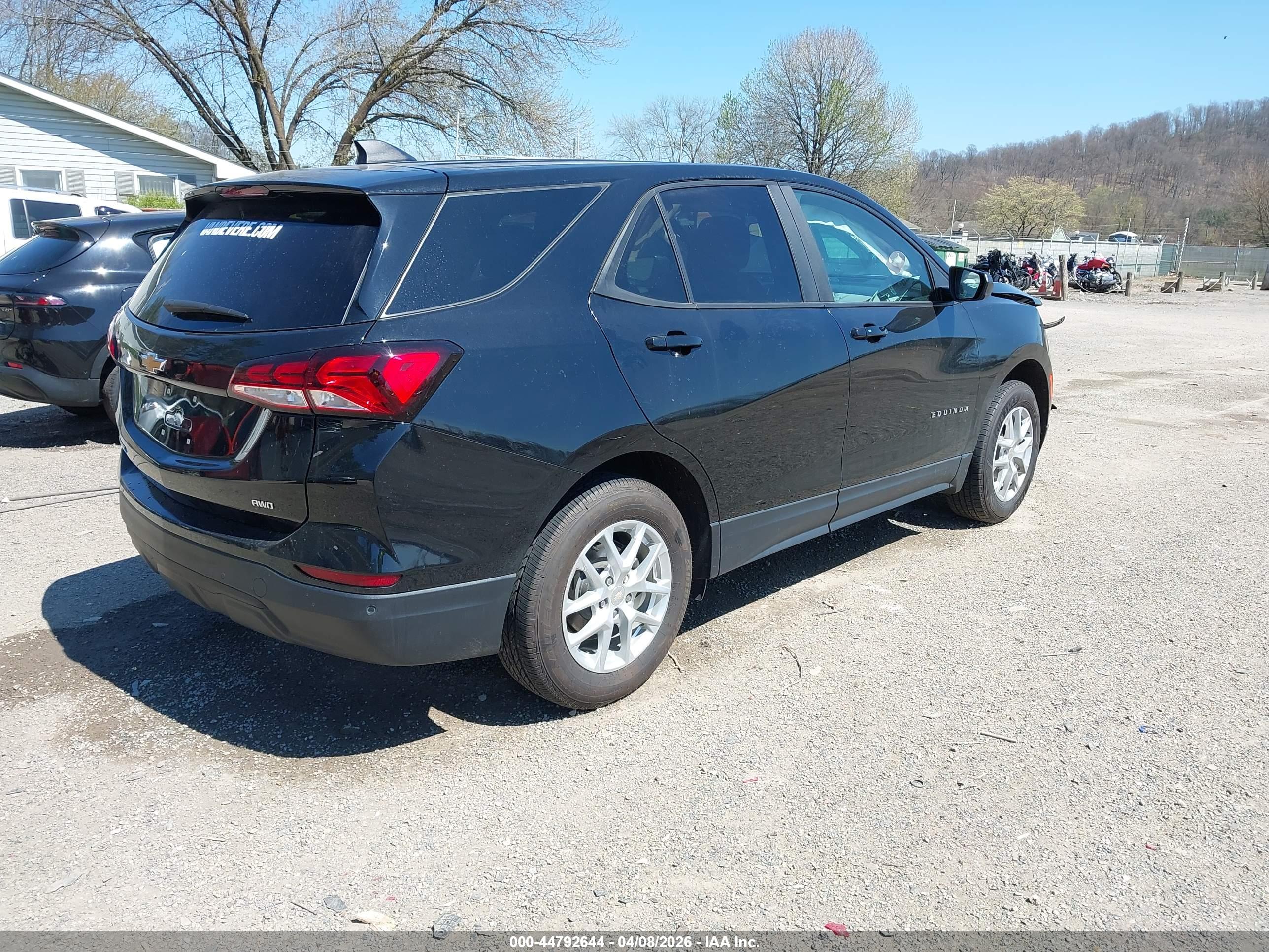 CHEVROLET EQUINOX image 4