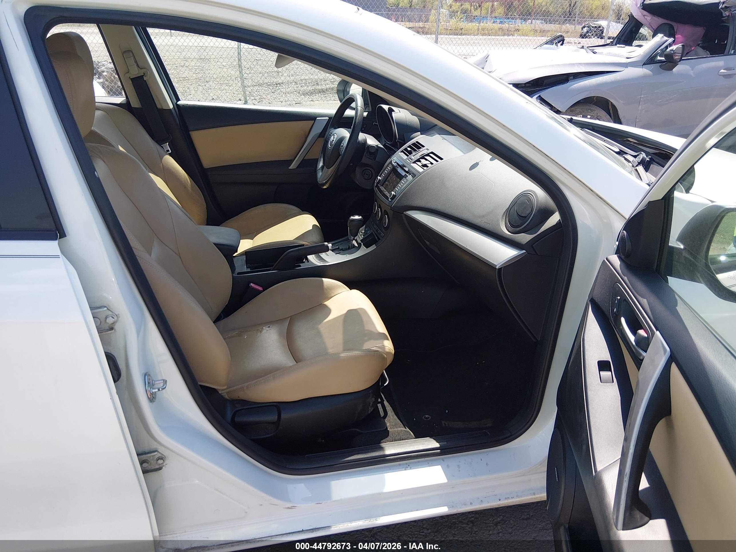 MAZDA MAZDA3 image 5