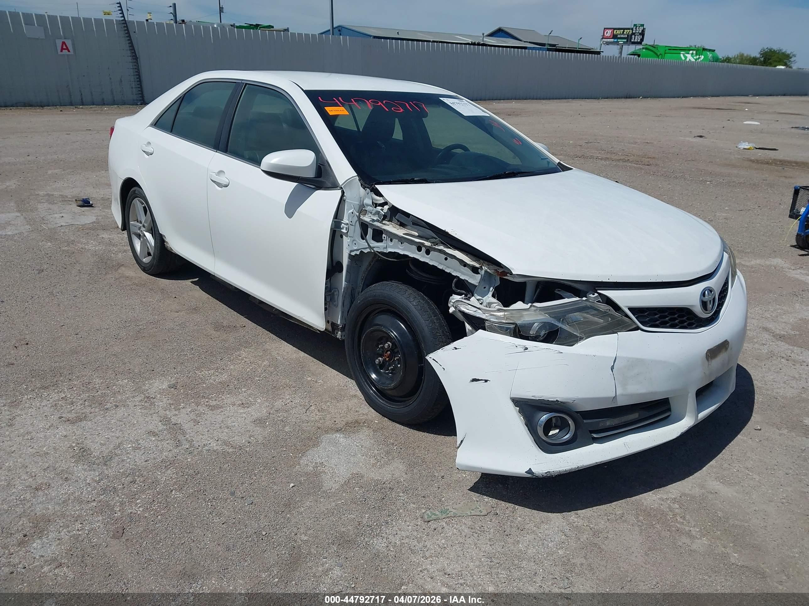 TOYOTA CAMRY image 6