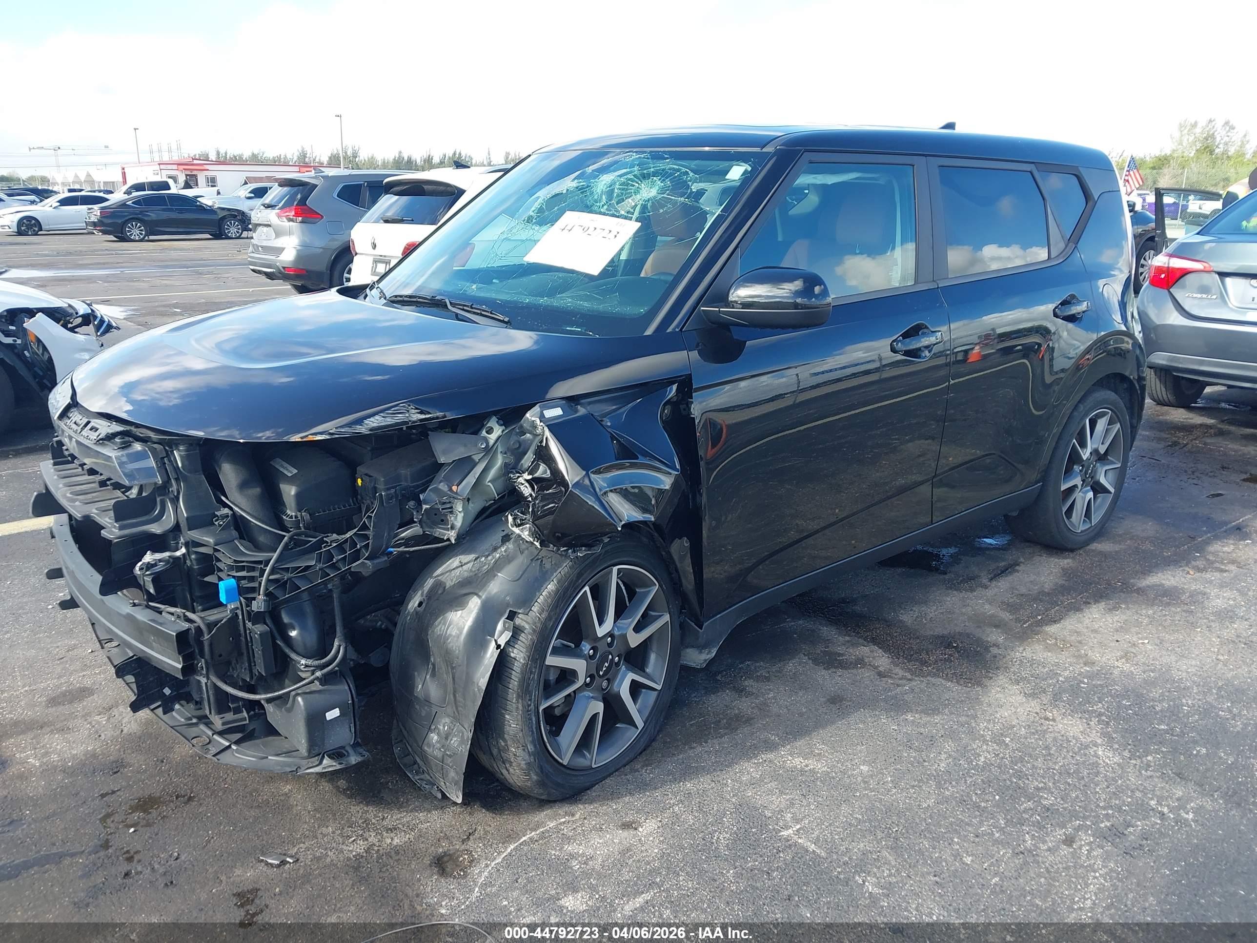 KIA SOUL image 2